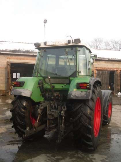 Tył używanego ciągnika rolniczego niemieckego producenta Fendt seria 511 