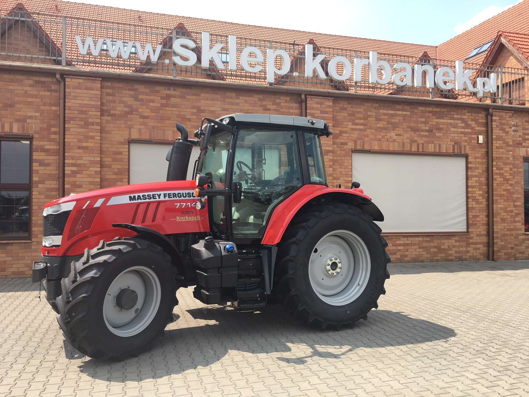 Massey Ferguson 7714 duży ciągnik rolniczy o mocy 140 KM w ofercie na korbanek.pl