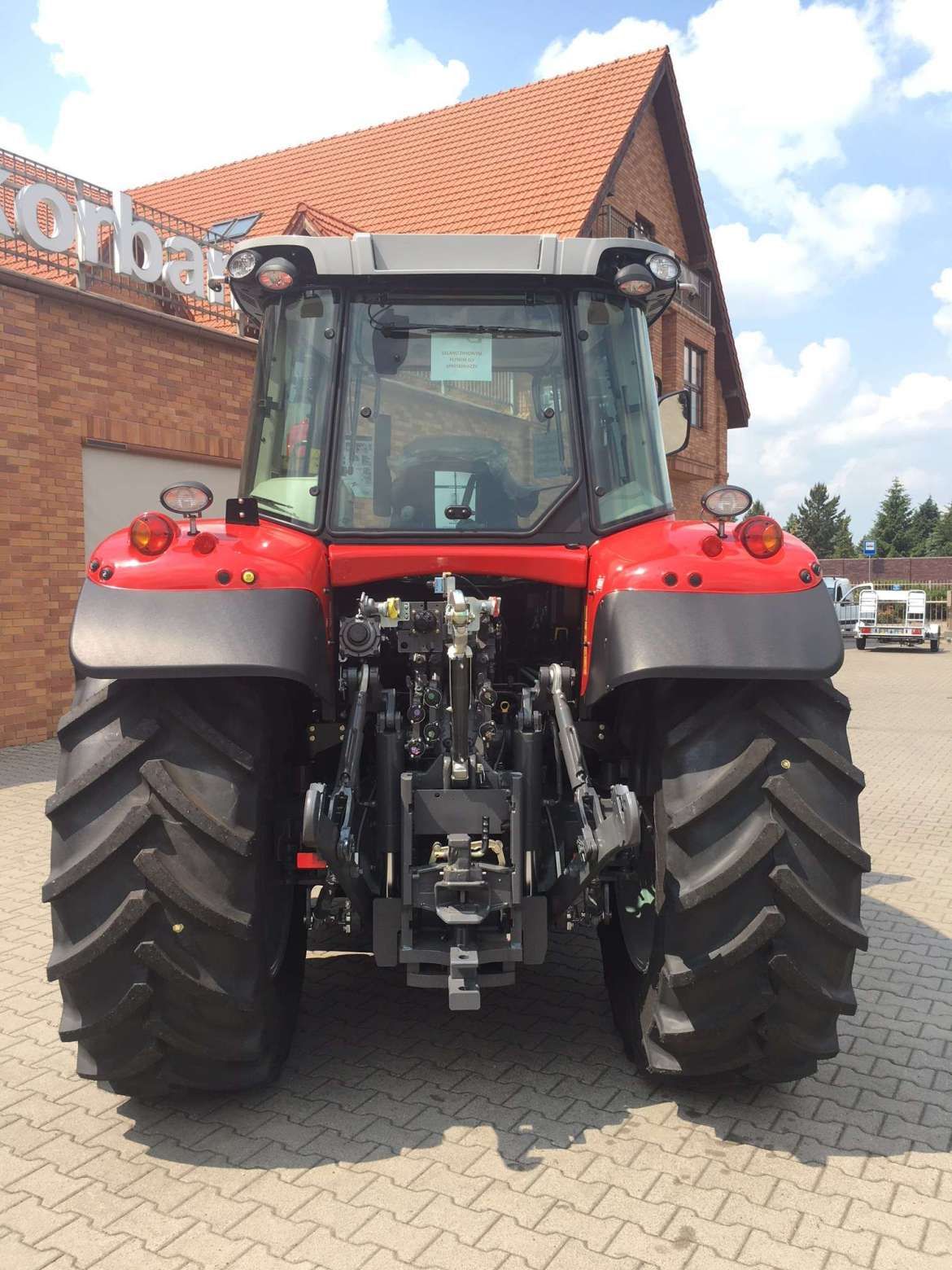 Tylne ogumienie 600/65 R38 zaczep dolny tylny tuz w traktorze MF 7714 okazja z korbanek.pl