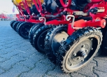 Siewnik-punktowy-vaderstad-6-rzedowy-do-siewu-bezposredniego-plac-firma-korbanek