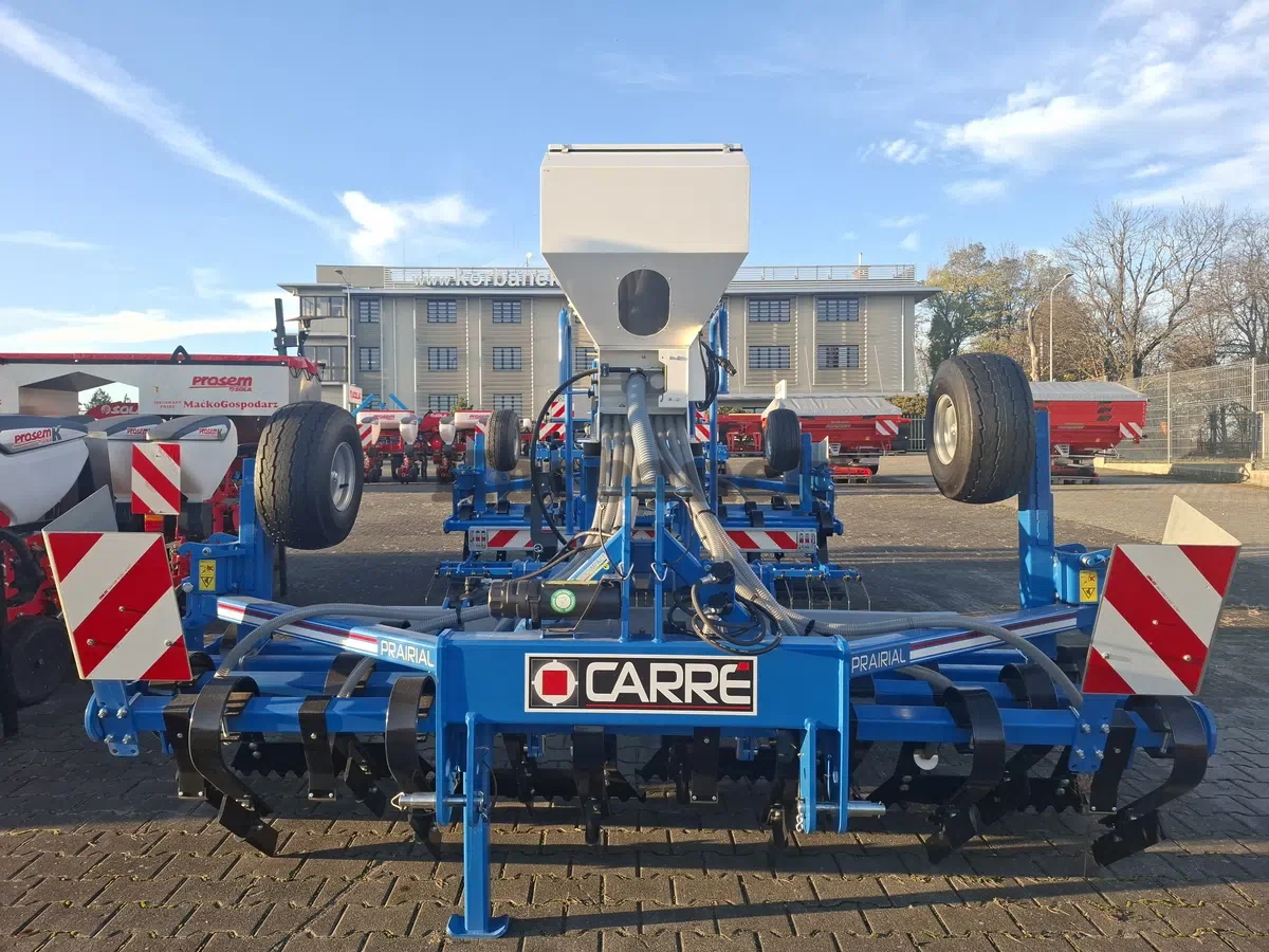 Regenerator łąki i pastwisk Carre PRAIRIAL 3m z siewnikiem do trawy