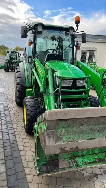 Ciągnik John DEERE 4045R