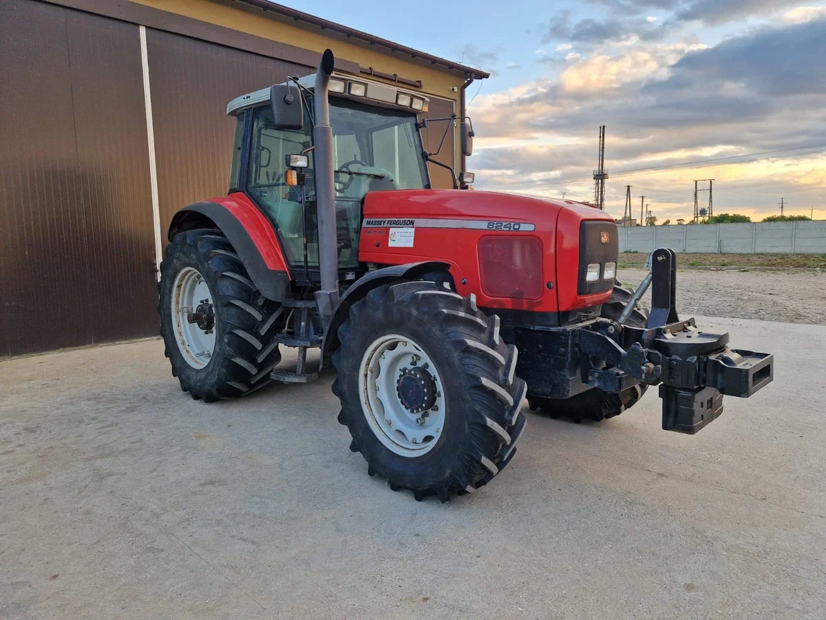 ciągnik rolniczy Massey Ferguson 8240