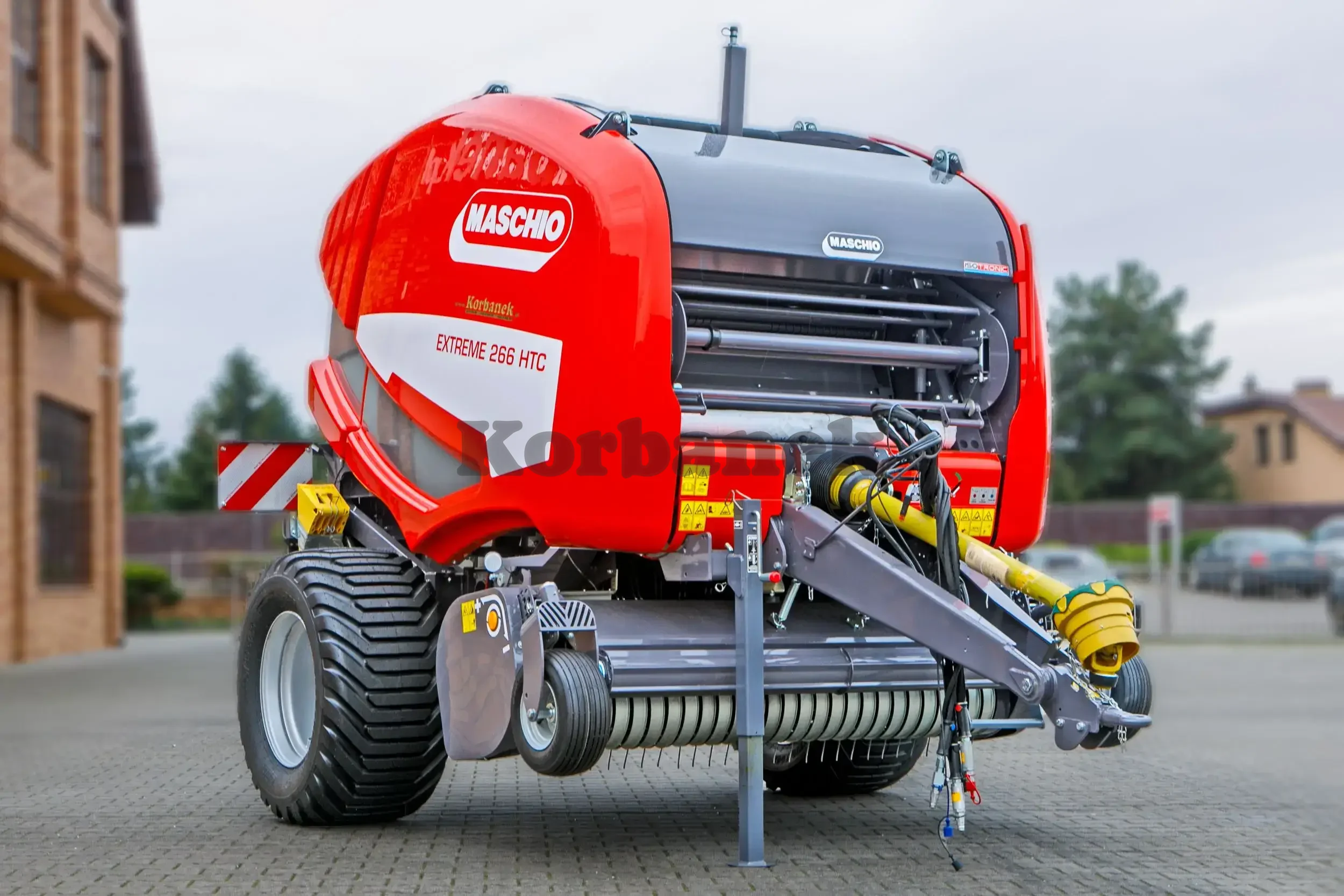 Prasa zwijająca Maschio Extreme 266 HTC