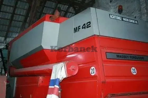 Kombajn zbożowy Massey Ferguson 42 1998 r