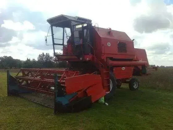 Kombajn zbożowy Bizon Rekord Z 58 1989 r
