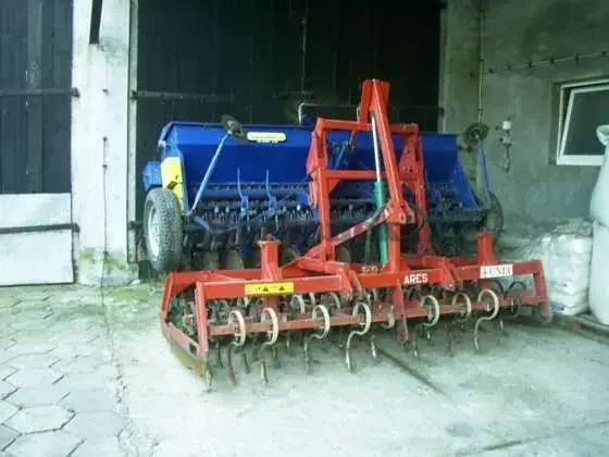 Agregat uprawowo-siewny 2001 r
