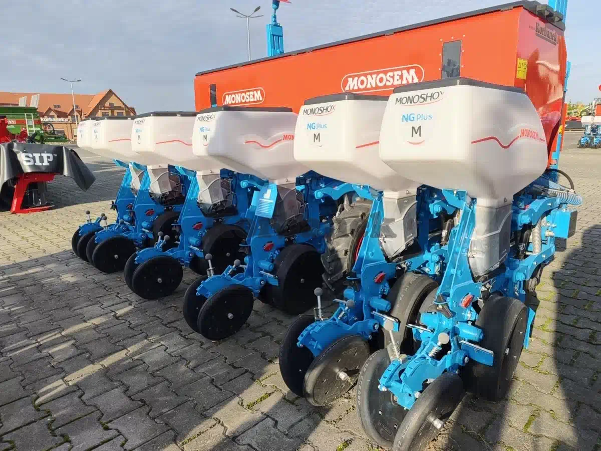 Siewnik punktowy MONOSEM NG PLUS M 6-rz. z ISOBUS