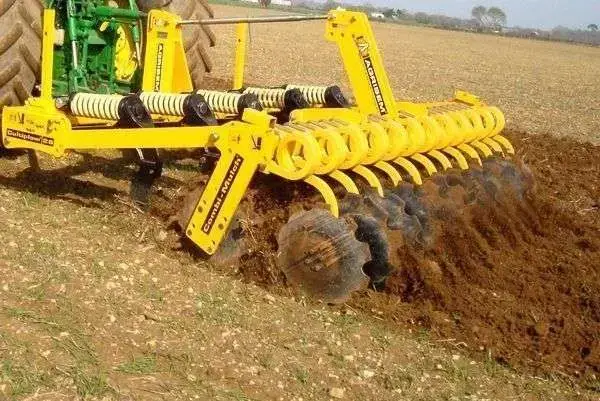 Agregat zębowy bezorkowy Agrisem Cultiplow Silver Żółty agregat zębowy do uprawy bezorkowej Agrisem Cultiplow Silver korbanek.pl