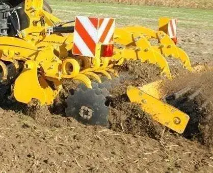 Agregat talerzowy Agrisem Discomulch talerzówka Agregat talerzowy do uprawy pożniwnej podorywki firmy Agrisem typ Discomulch Korbanek.pl