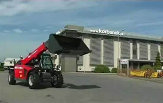 Tapeta obrazka MASSEY FERGUSON - Ładowarka teleskopowa od Bobcat z www.korbanek.pl