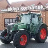 Fendt 200 na tle firmy korbanek