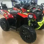Scrambler 1000 XP Polaris kolor czerwony przedni zderzak metalowy osłony rąk felgi aluminiowe zawieszenie FOX kontrola zjazdu ADC hamowanie silnikiem EBS wspomaganie kierownicy EPS Korbanek.pl