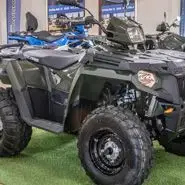 Polaris Sportsman 570 felgi stalowe kolor zielony napęd 4x4 2x4 dodatkowy reflektor w kierownicy lusterka boczne 