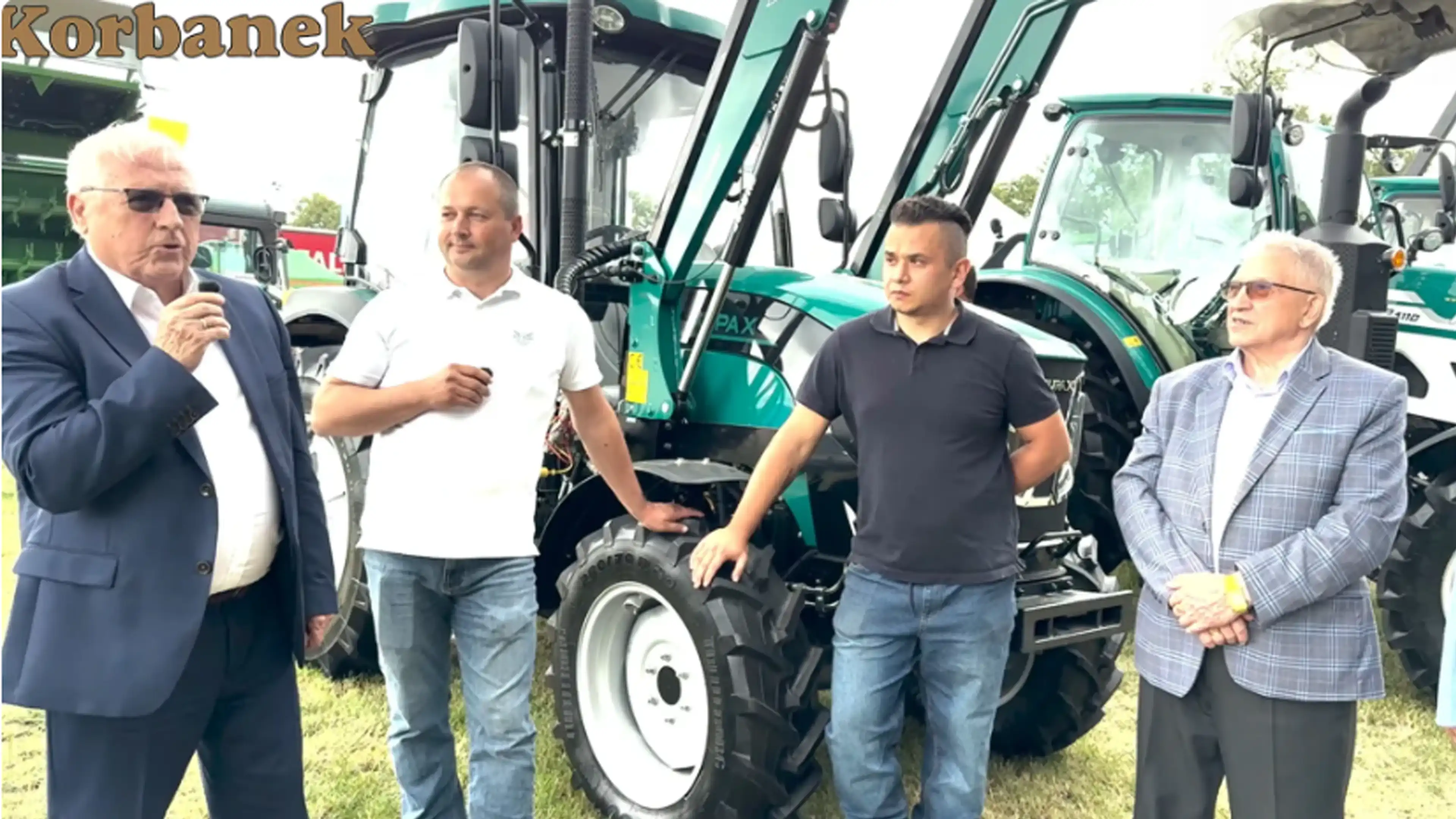Oficjalne przekazanie kliuczyków do pierwszego sprzedanego przez Rol-Brat ciagnika Arbos nastąpiło w Szepietowie