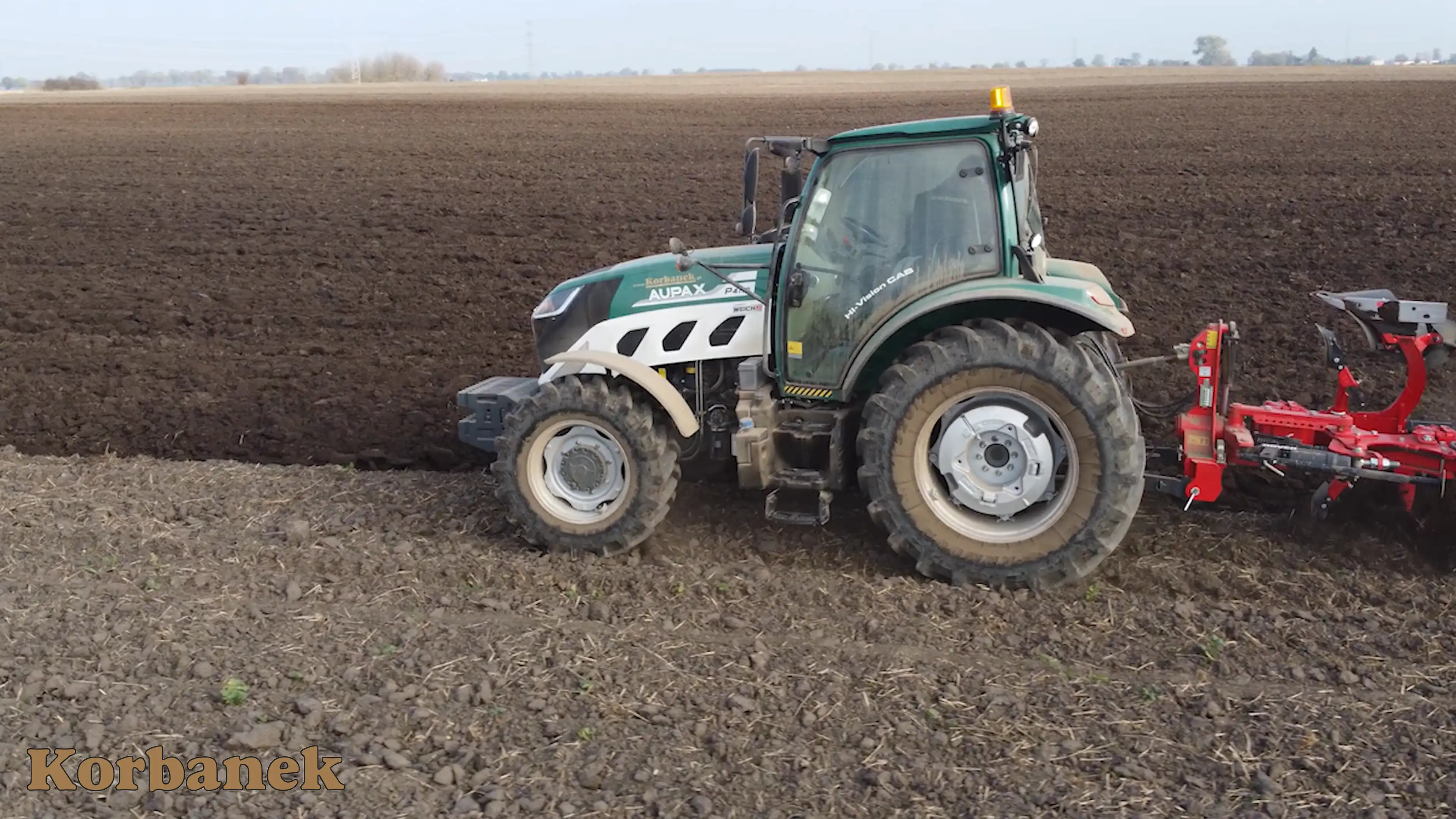 Aupax 4110 to nowy model z Chin, który testowaliśmy w orce z pługiem GB Większość pokazów, testów które robiliśmy u Klientów możecie zobaczyć na naszym kanale YouTube