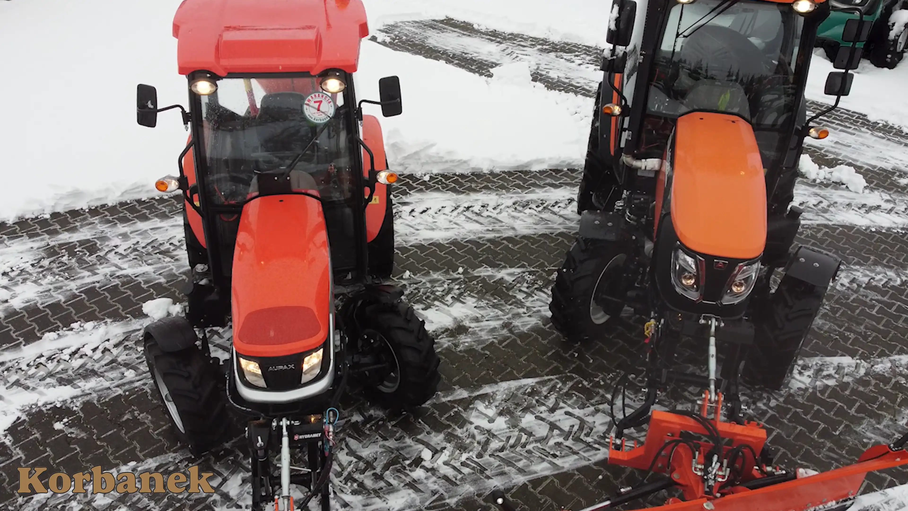 Aupaxy serii 3000 często wybierane są jako ciagniki do prac komunlanych