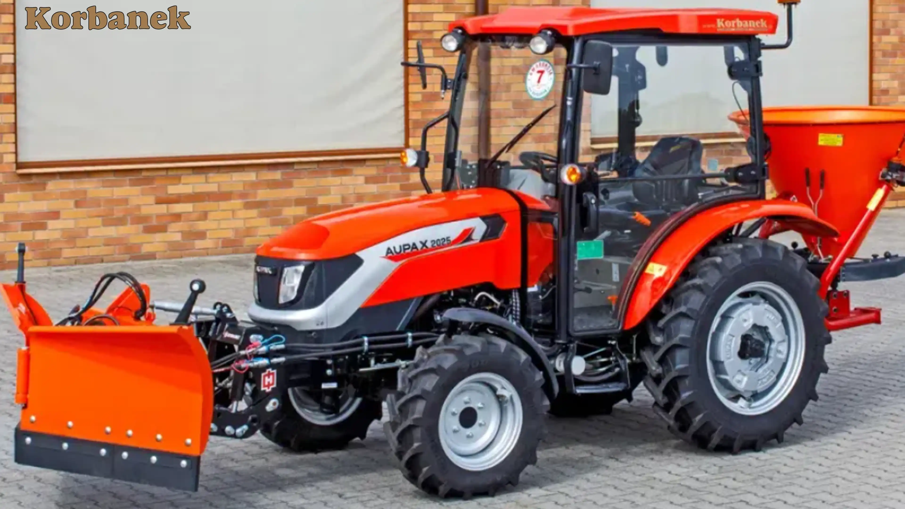Maszyna nie tylko świetnie odnajduje się w rolnictwie, ale także w sadach, ogrodach, szklarniach, winnicach, budynkach inwentarskich, a także przy zagrodach za sprawą niewielkich gabarytów oraz dobrego promienia skrętu