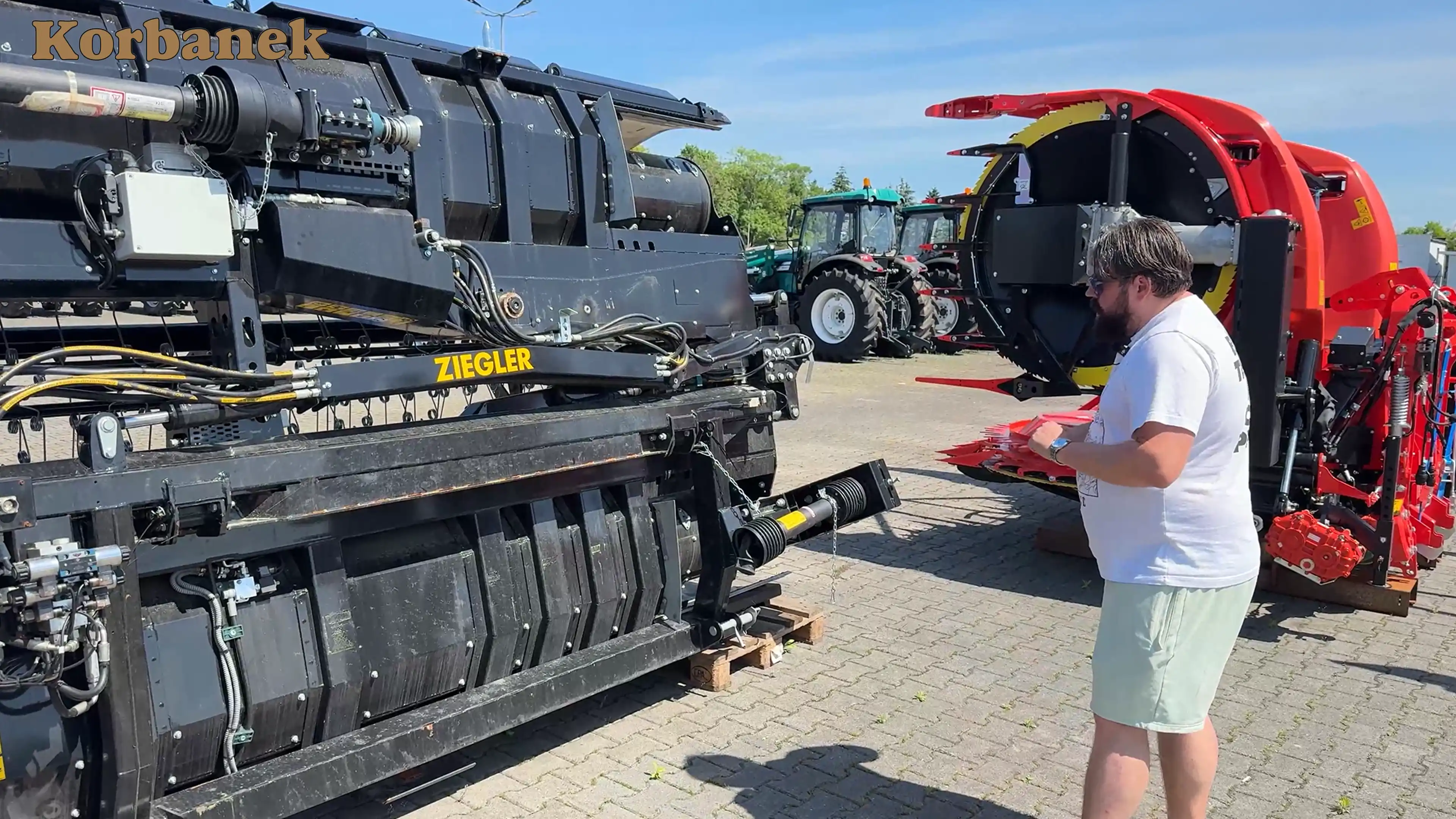 Heder Ziegler Grain Master został wyposażony w nowoczesny system składania, który znacząco ułatwia codzienną pracę operatora oraz transport maszyny.