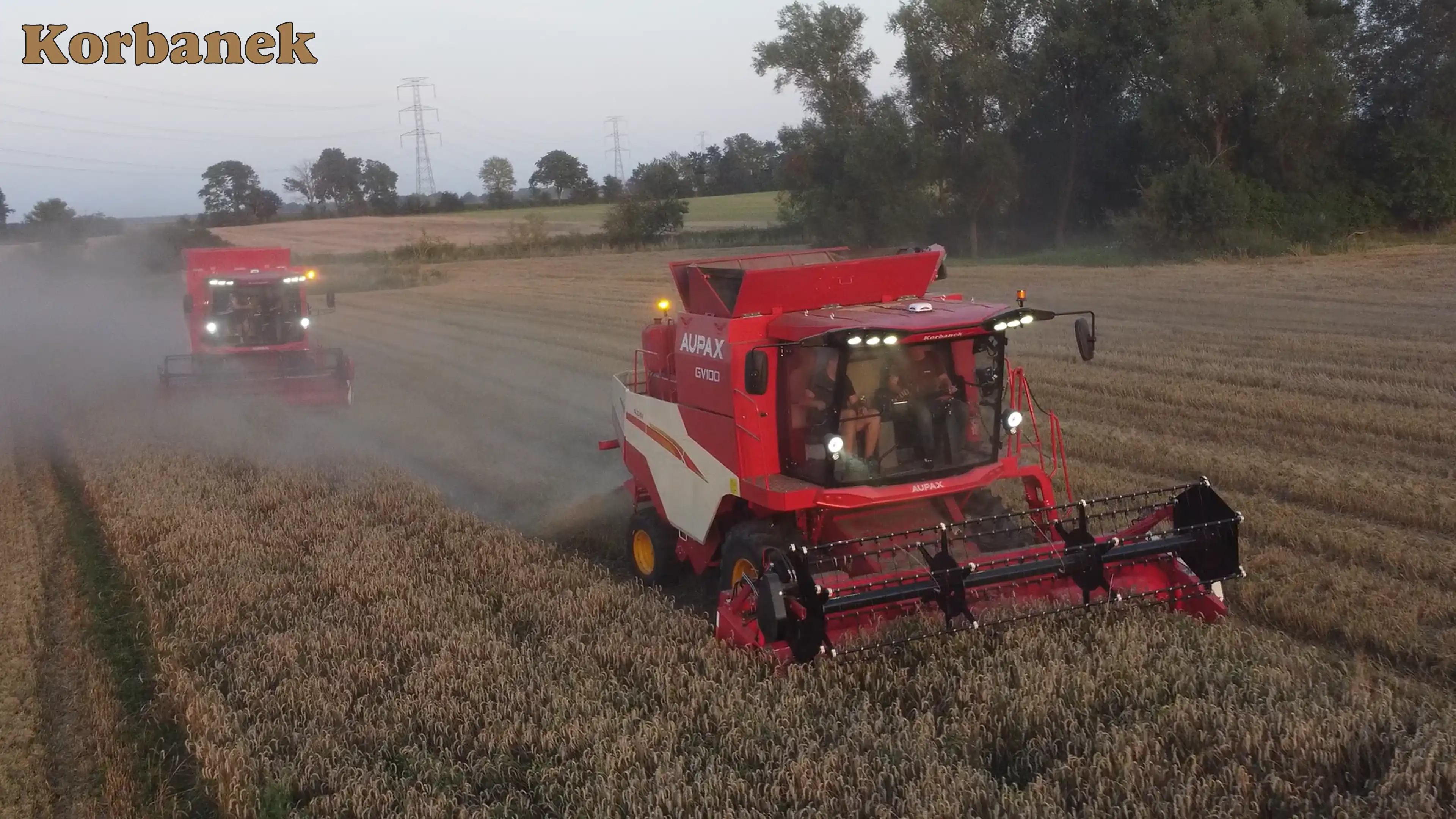Marka Aupax, będąca częścią chińskiego koncernu Weichai Lovol, produkuje kombajny i ciągniki rolnicze głównie dla małych i średnich gospodarstw, koncentrując się na połączeniu niezawodności, nowoczesności oraz najlepszego stosunku ceny do jakości