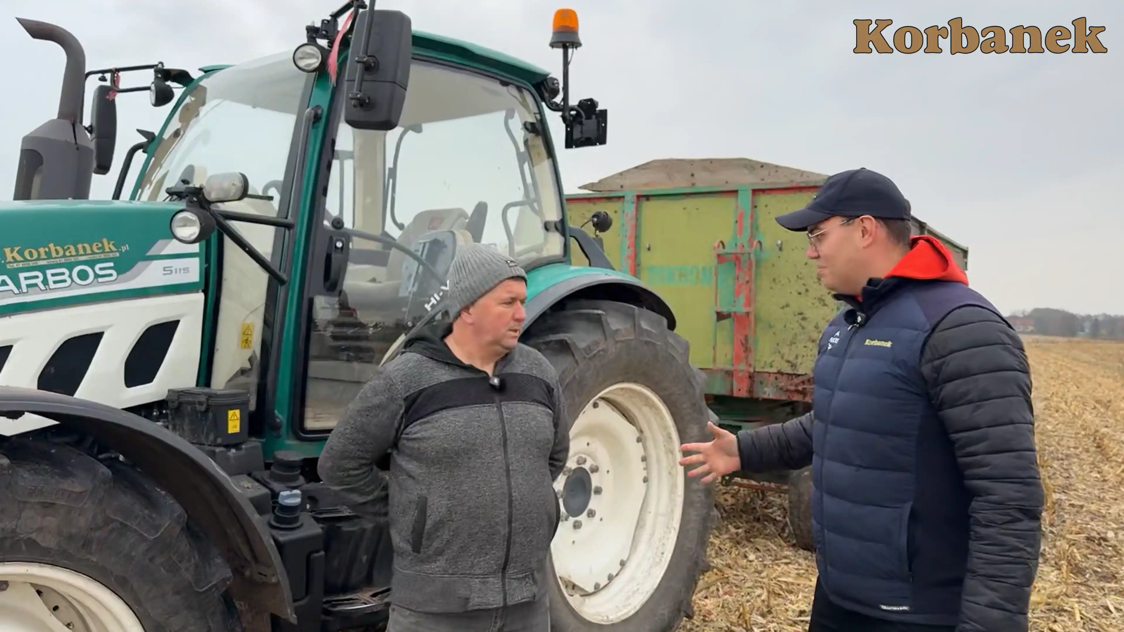 Pan Krzysztof zgłosił się na testy kombajnu rotorowego Aupax w kukurydzy Pan Krzysztof - rolnik z Wielkopolski rozmawiał w trakcie pokazu z Dawidem z naszej firmy