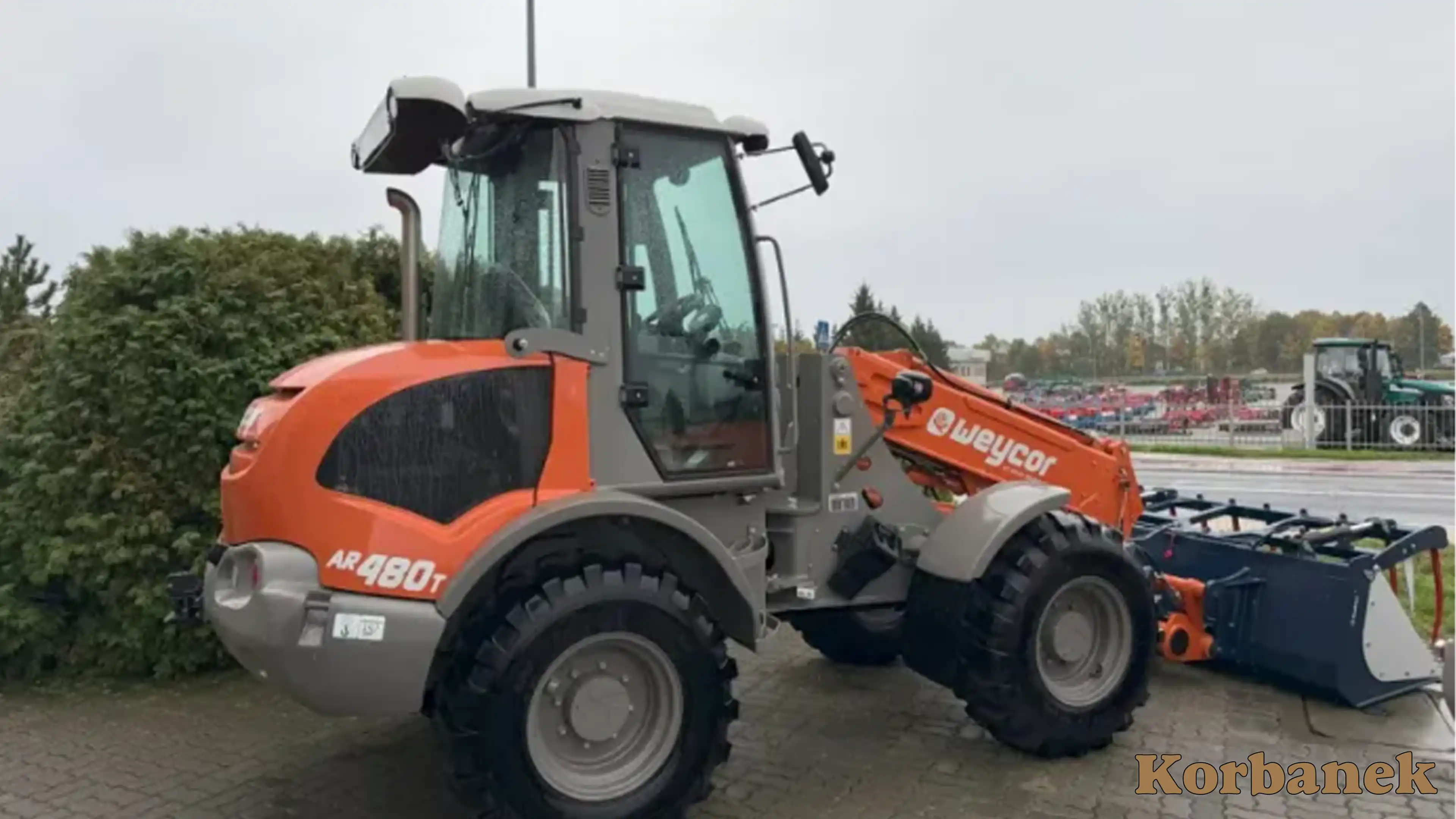 Maszyny wyprodukowane przez firmę Atlas Weyhausen GmbH z Wildeshausen pod nazwą Weycor, to maszyny tworzne z pasją przez zespół wyselekcjonowanych inżynierów, bazując na 50 letnim doświadczeniu Ładowarka Weycor by Atlas Ar 480 T to maszyna o kompaktowym rozmiarze zapewniającym maszynie komfort pracy w małych przestrzeniach
