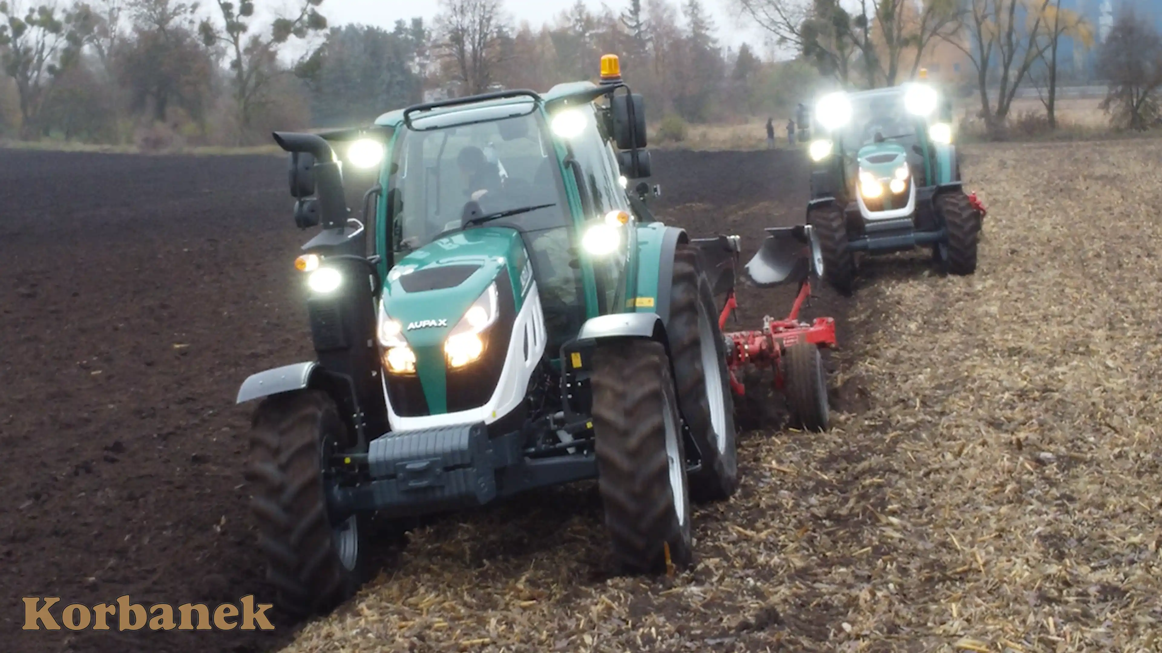 Aupaxy to ciągniki, które nie boją się pracy - testowane w różnych warunkach, w różnycg pracach i na różnej klasie ziemiach - zawsez robią robotę