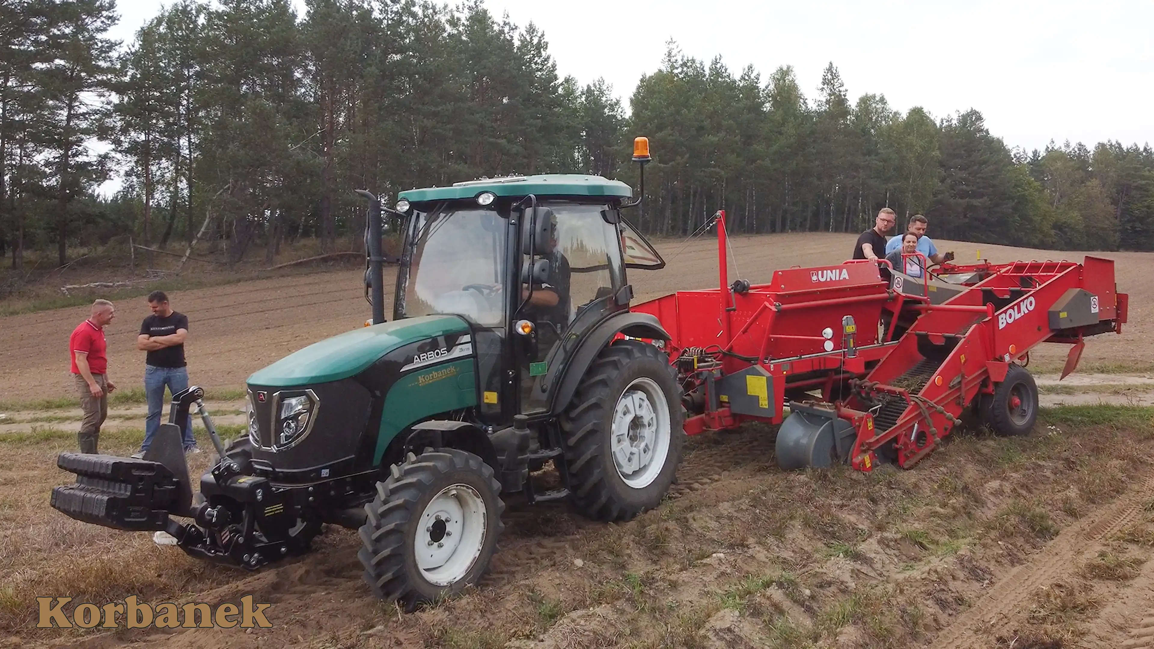 Jedną z najbardziej znanych maszyn od Unia Group jest kombajn ziemniaczany BOLKO