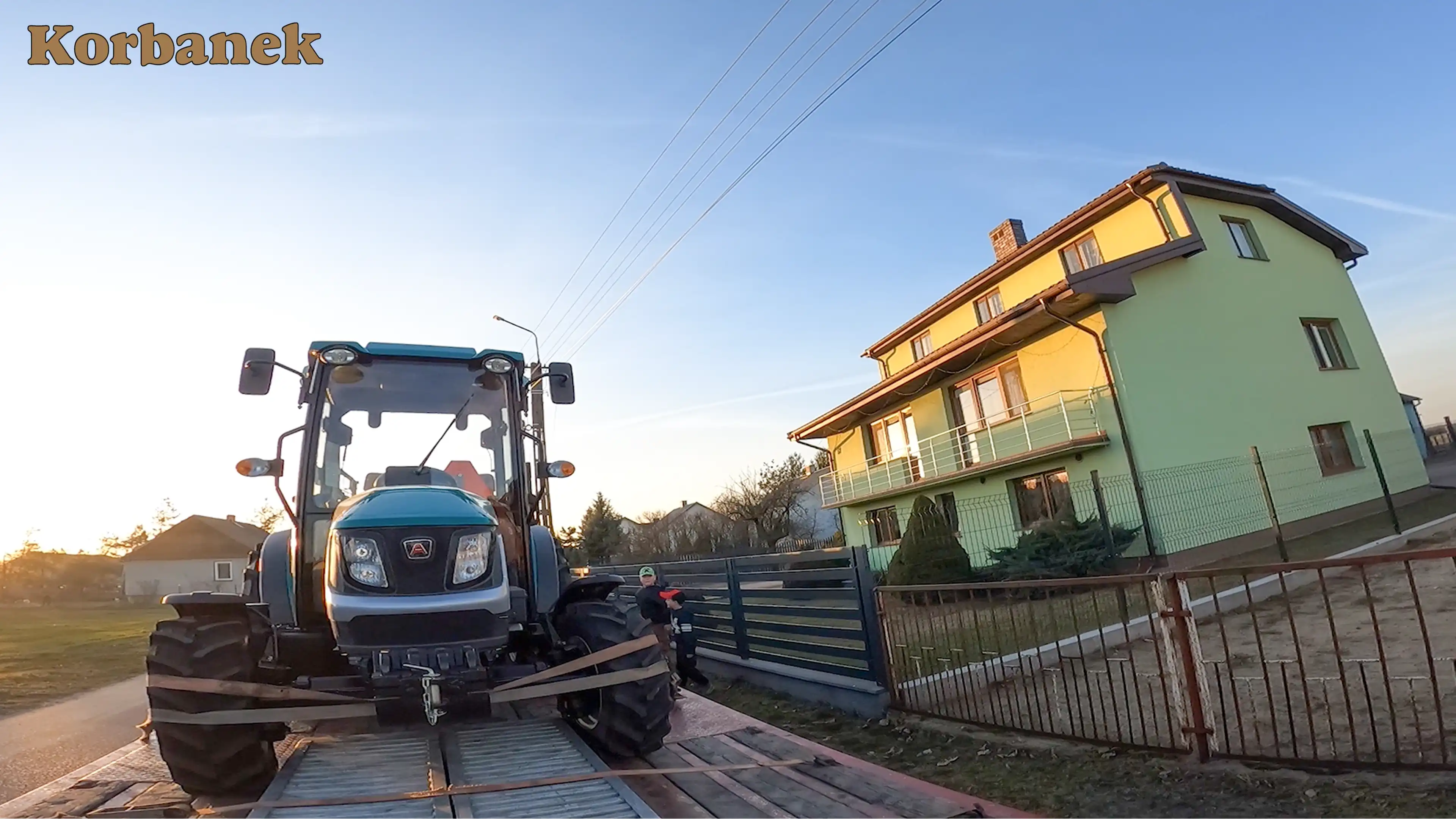 Ciągnik Arbos 2040 jest maszyną wszechstronnego zastosowania