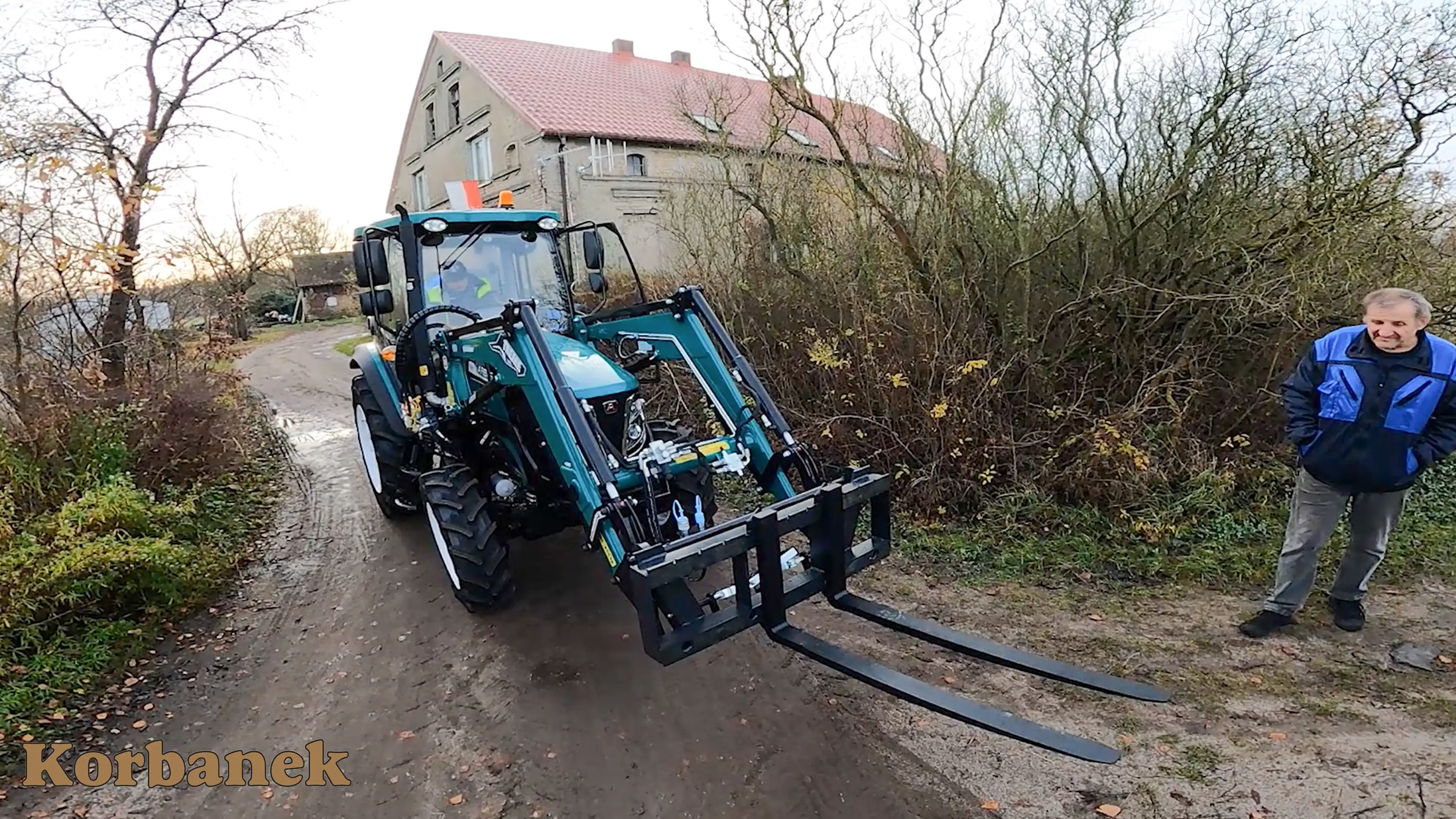 Ciągnik Arbos 3055 został zmodernizowany pod kątem nowych, bardziej restrykcyjnych norm emisji spalin