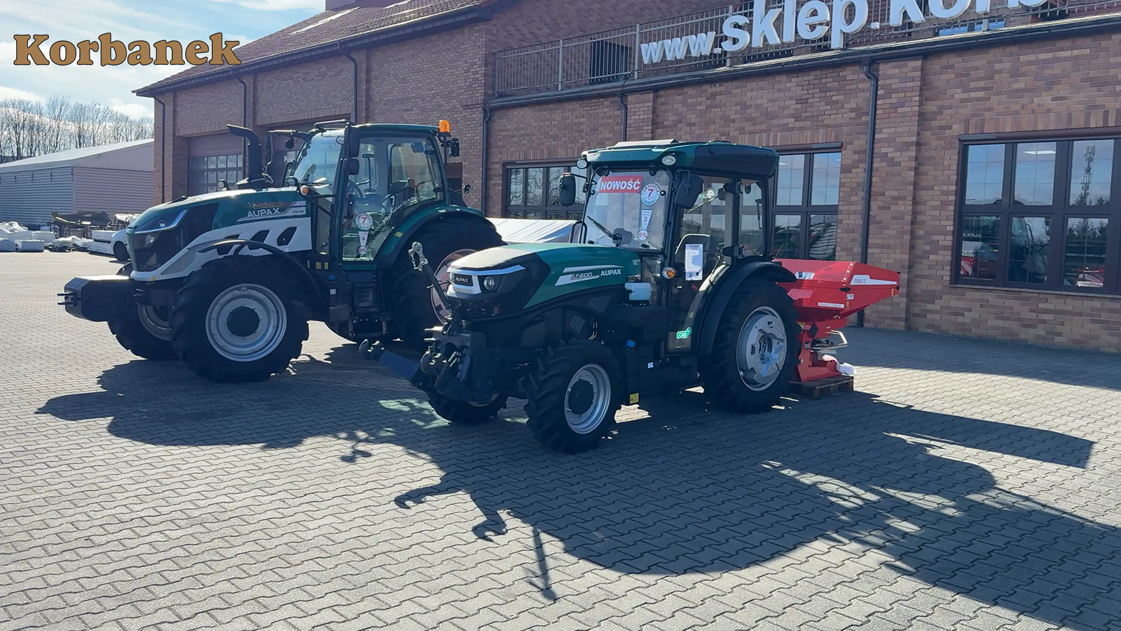 Rozsiewacze Maschio świetnie sprawdzają się w pracy z ciągnikami Aupax Zestaw ciągnik Aupax z rozsiewaczem od Maschio to świetna propozycja w dobrej cenie