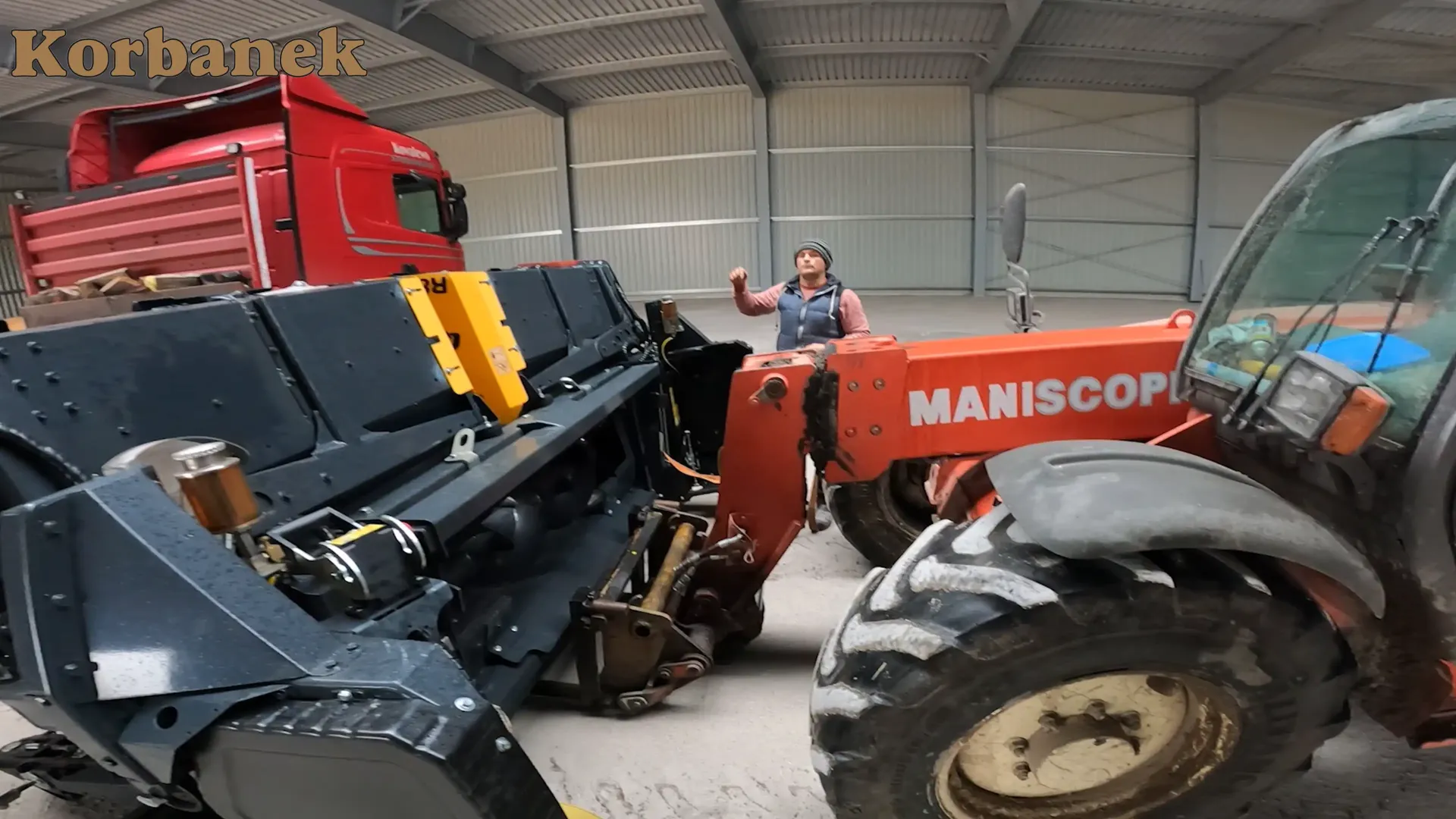 Przystawka Capello Quasar 8-rzędowa to nowy nabytek Pana Stanisława, który świadczy usługi rolnicze, m.in. zbiór kukurydzy Pan Stanisław świadczy usługi rolnicze,potrzebował maszyny niezawodnej o dużej wydajności - wybrał Capello Quasar 8-rzedowy