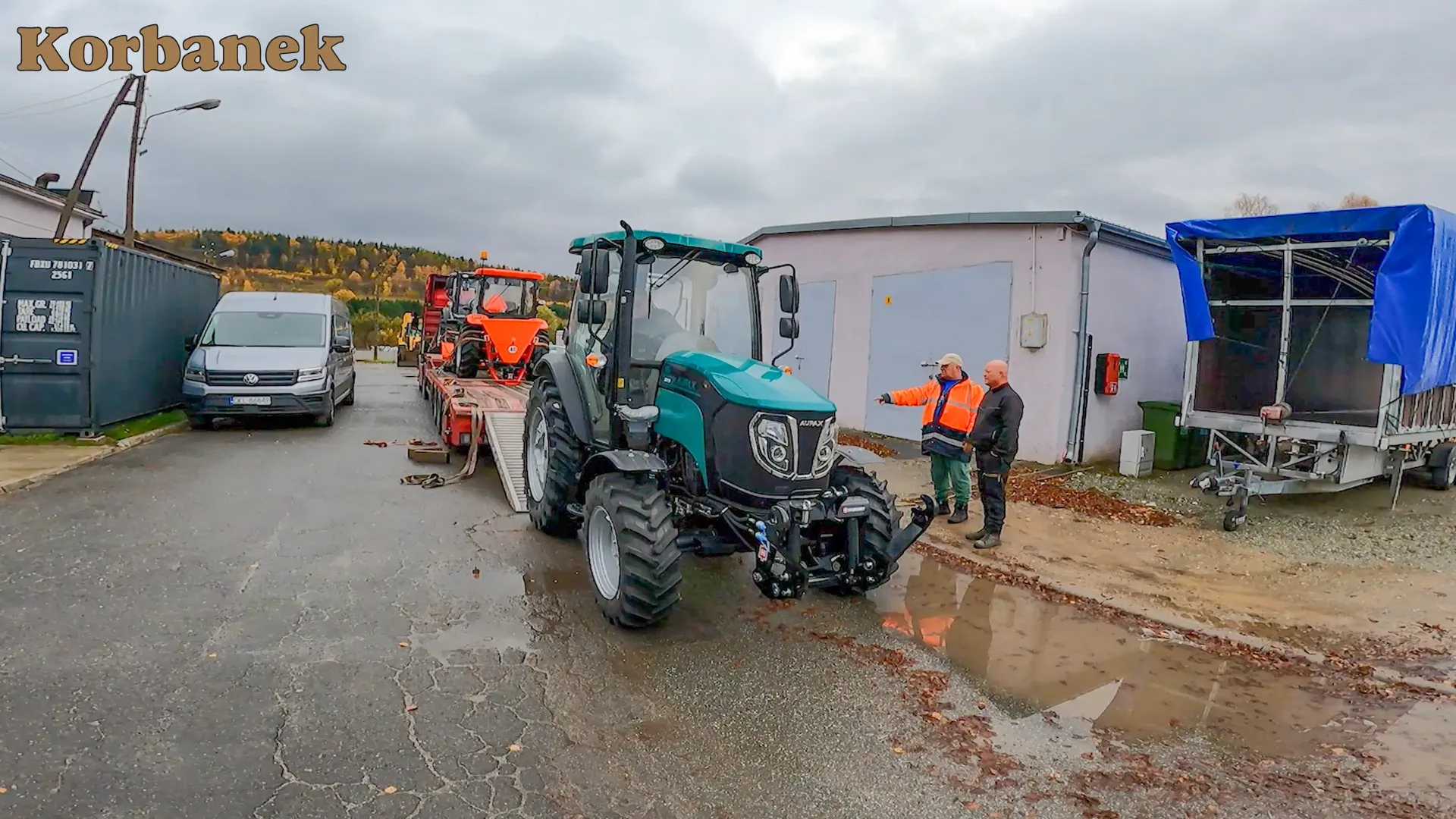Ciągnik z przednim Tuzem Aupax 3075 zasili park maszynowy firmy zajmującej się pracami komunalnymi w Lądku Zdroju Ciągnik Aupax 3075 to doskonały wybór do firm komunalnych