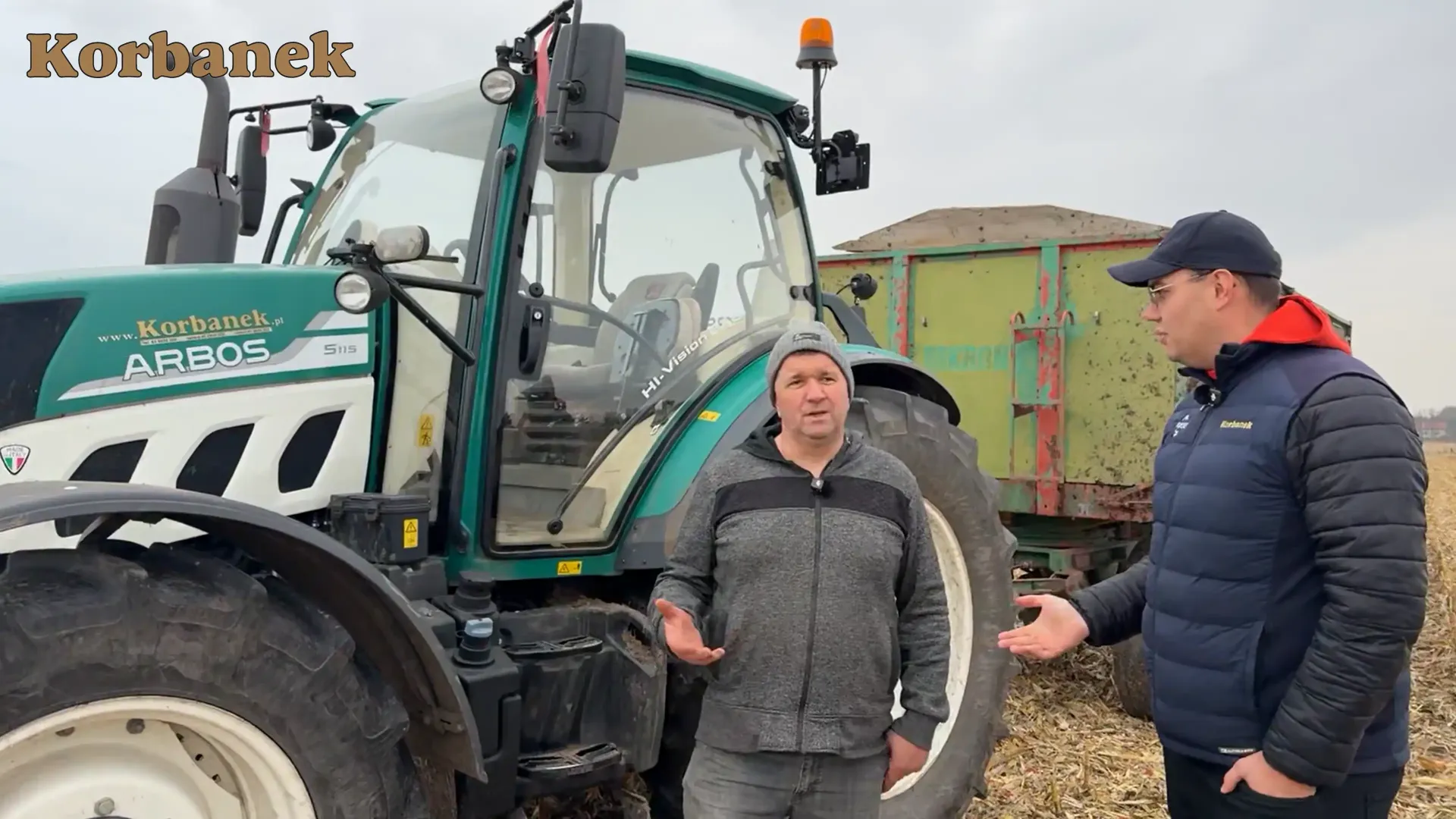 Rolnik, u którego robiliśmy pokaz koszenia kukurydzy kombajnem Aupax posiada ciągnik Arbos 5115 od tego samego dostawcy Pan Krzysztof u którego przeprowadzaliśmy pokazy kombajnem Aupax Gm 100 posiada od lat ciagnik Arbos 5115