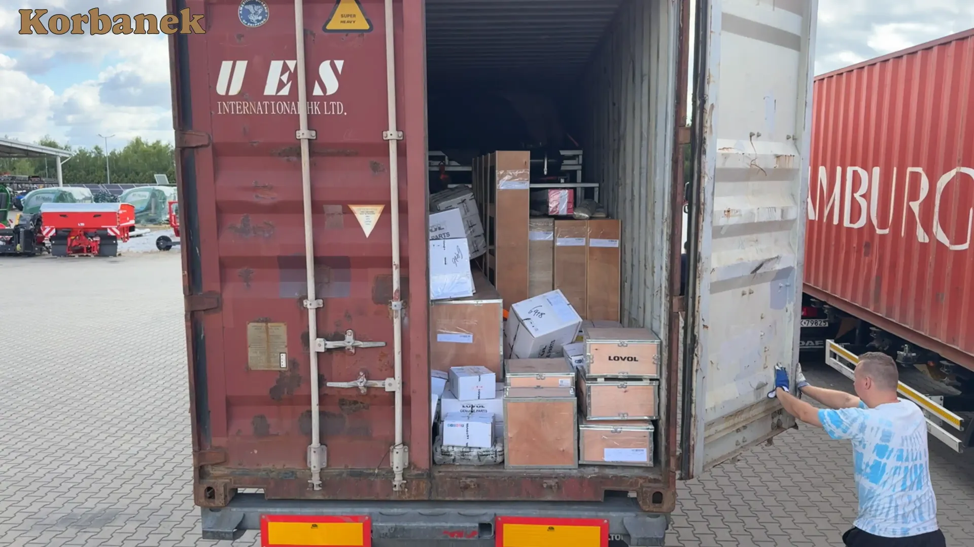 Części do kombajnów Aupax zaczęły do firmy Korbanek przypływać z Chin już latem 2025 roku