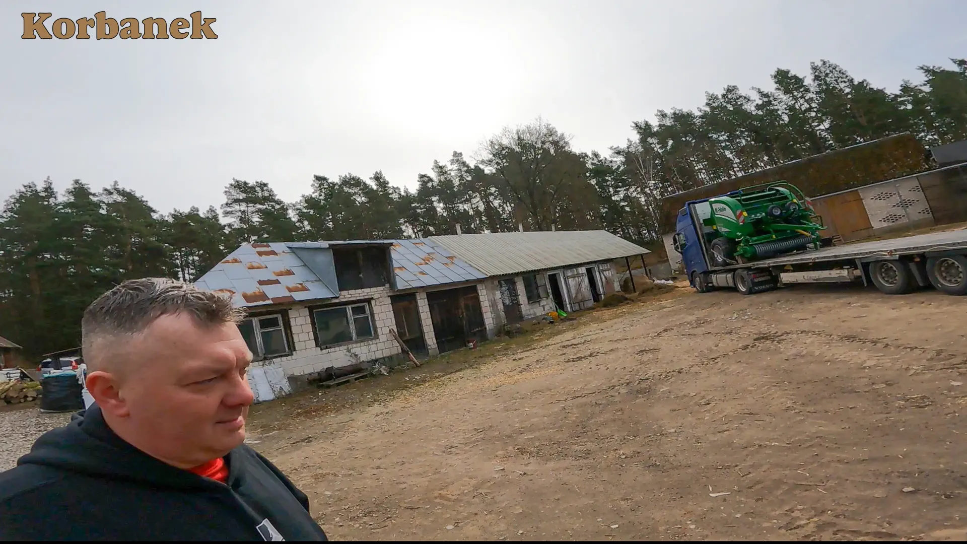 Pan Grzegorz i jego nowy nabytek prasa Mchale F5 550 od Korbanek