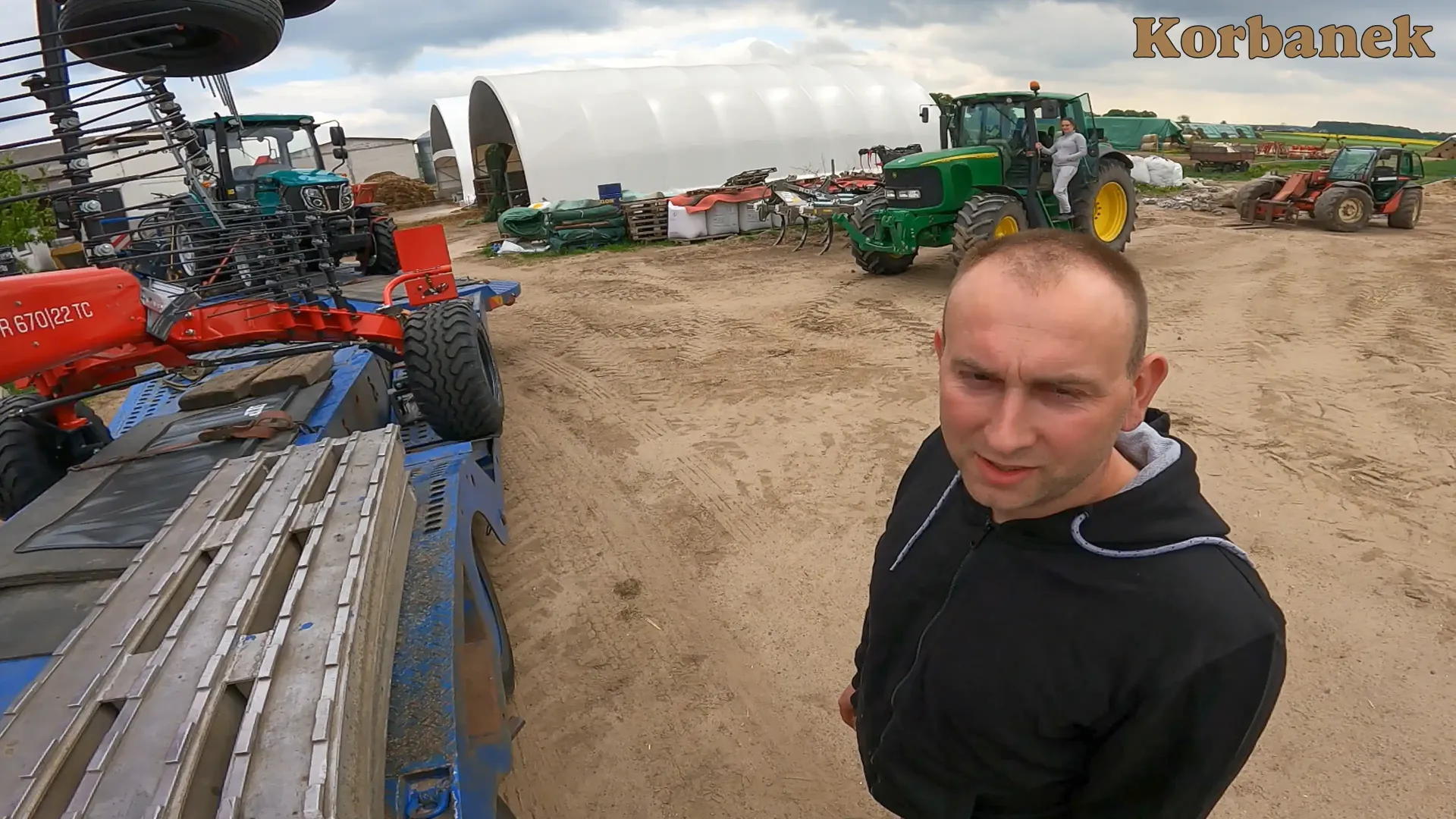 Młode małżeństwo prowadzące gospodarstwo rolne w miejscowości Siemkowo zakupiło zgrabiarkę SIP STAR