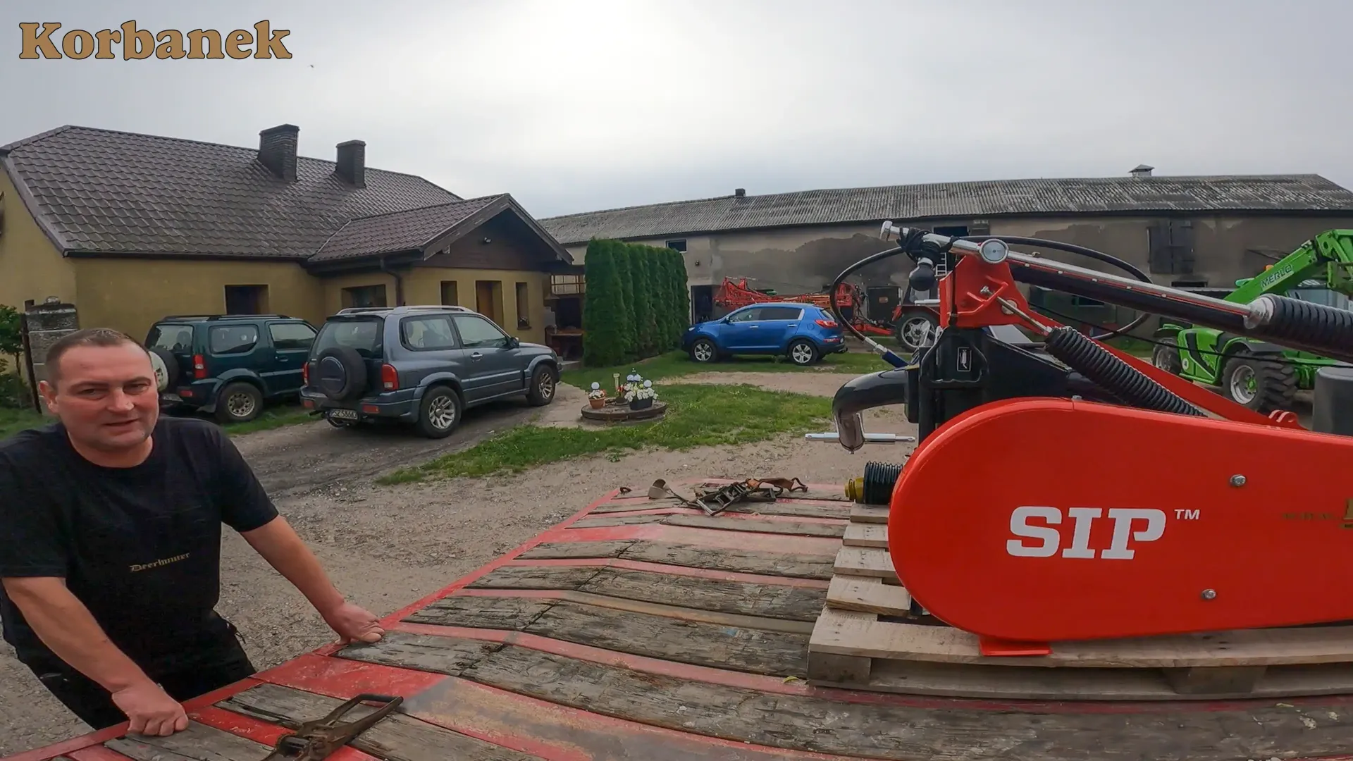Nowe maszyny w gospodarstwie Pana Piotra - wybrał marki, które będą mu służyć przez lata Pan Piotr zdecydował się na zakup maszyn z portfolio marek Korbanek - ze wględu na bliskośc dealera i dobre relacje ze Sprzedawcą