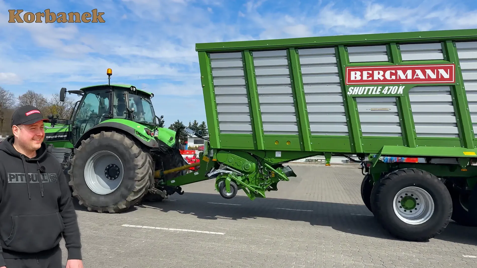 Kamil i jego nowy nabytek przyczepa samozbierająca Bergmann Shuttle 470 K