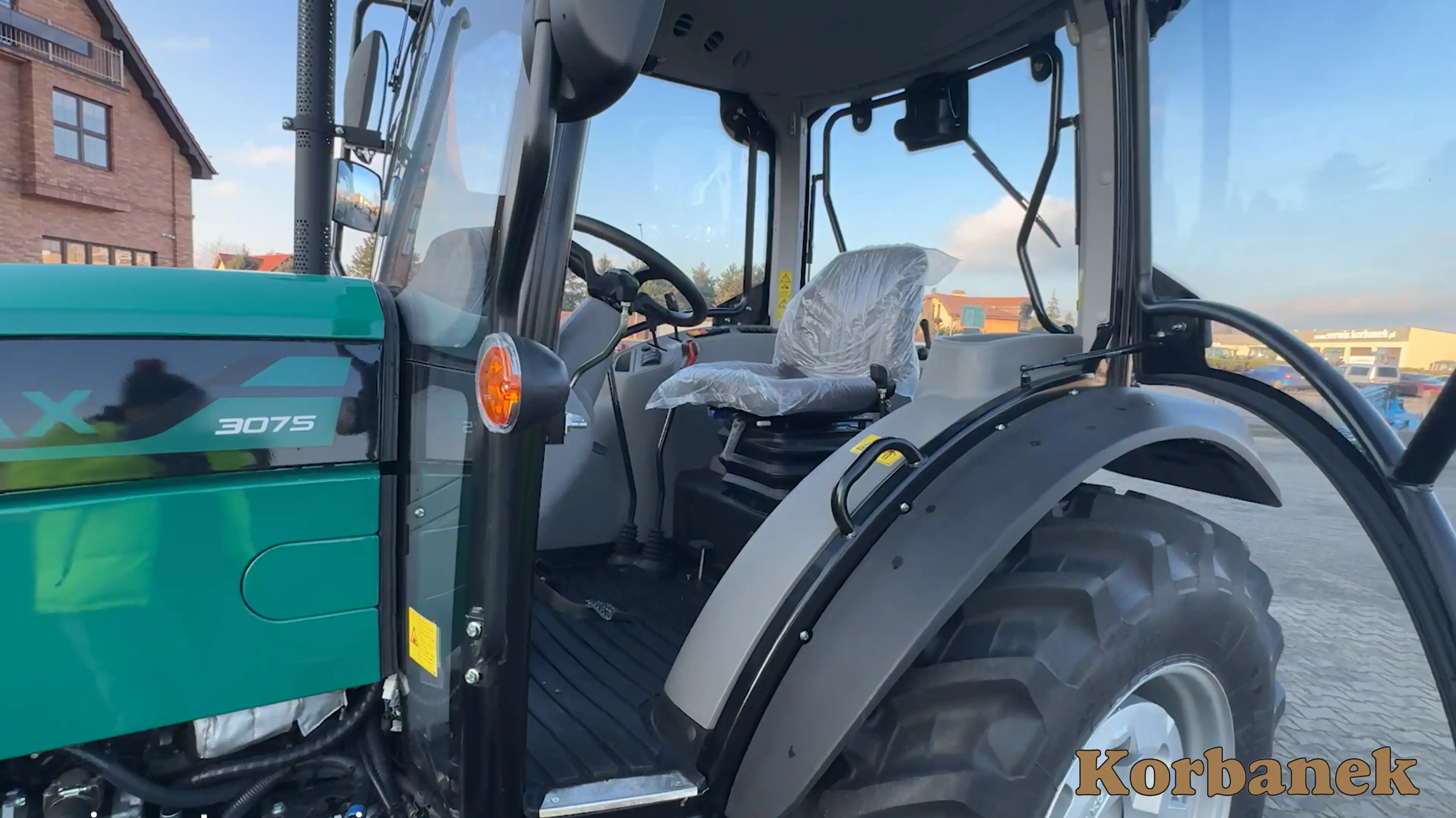 Wygody dostarczy odpowiednio zaprojektowany fotel znanej marki Grammer.