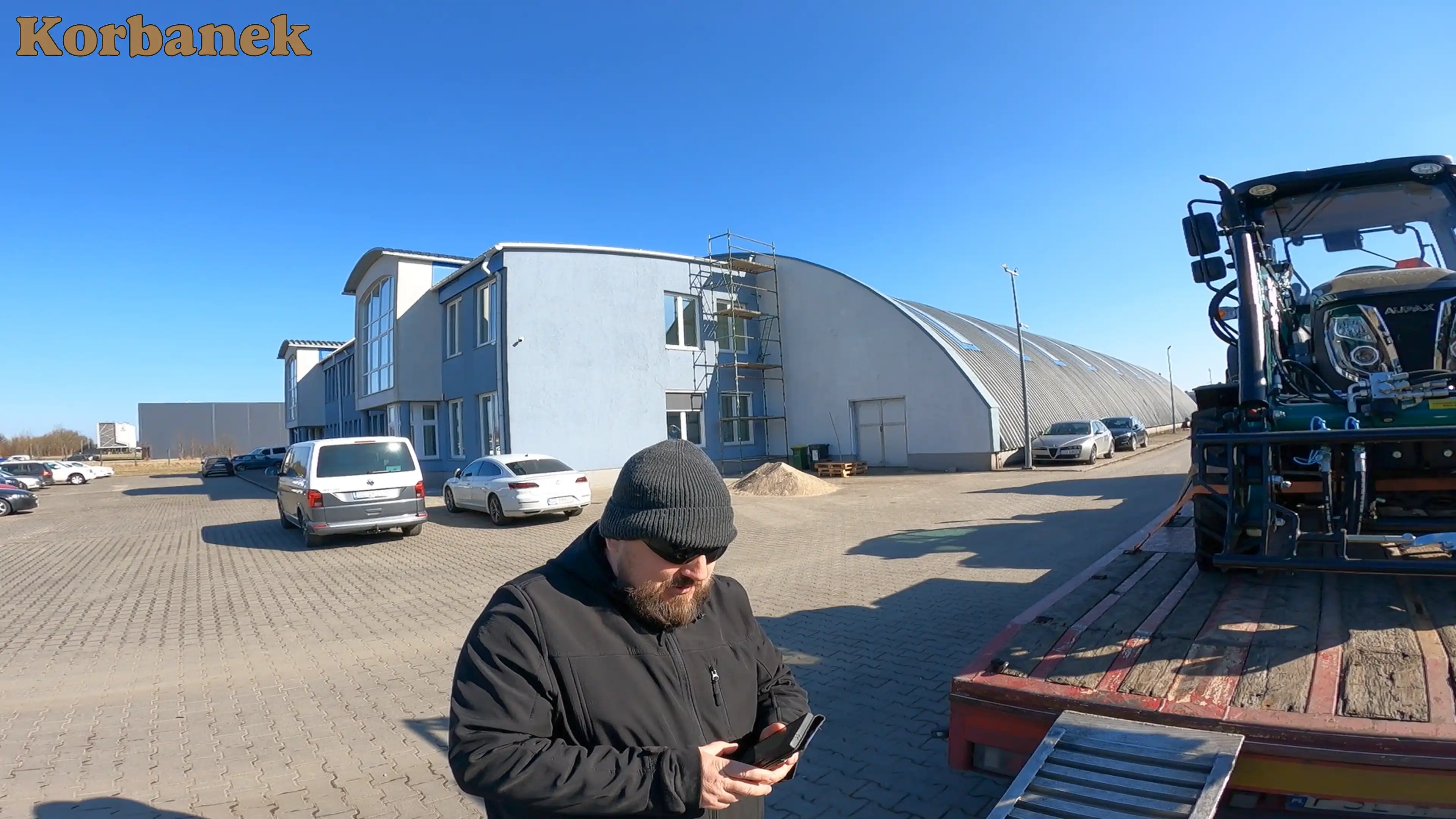 Pan Artur potrzebuje maszyny gotowej do pracy przez 24 h na dobę tę niezawodność zapewni mu Aupax