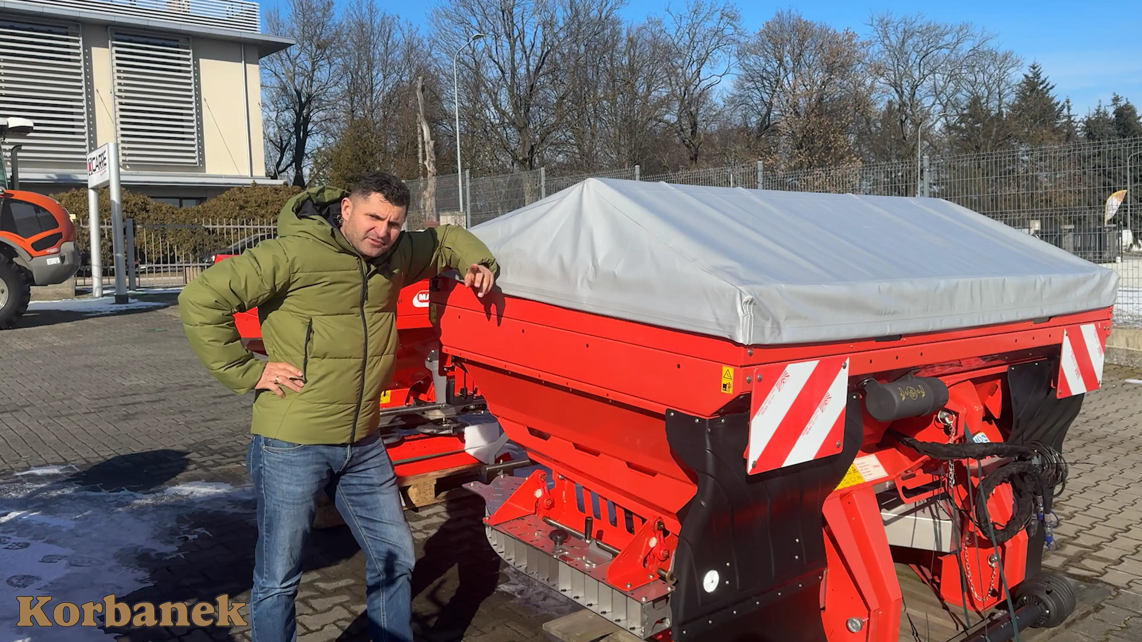 Maschio Gaspardo jest to międzynarodowa grupa producencka skupiająca się w głownej mierze na maszynach rolniczych i komunalnych.