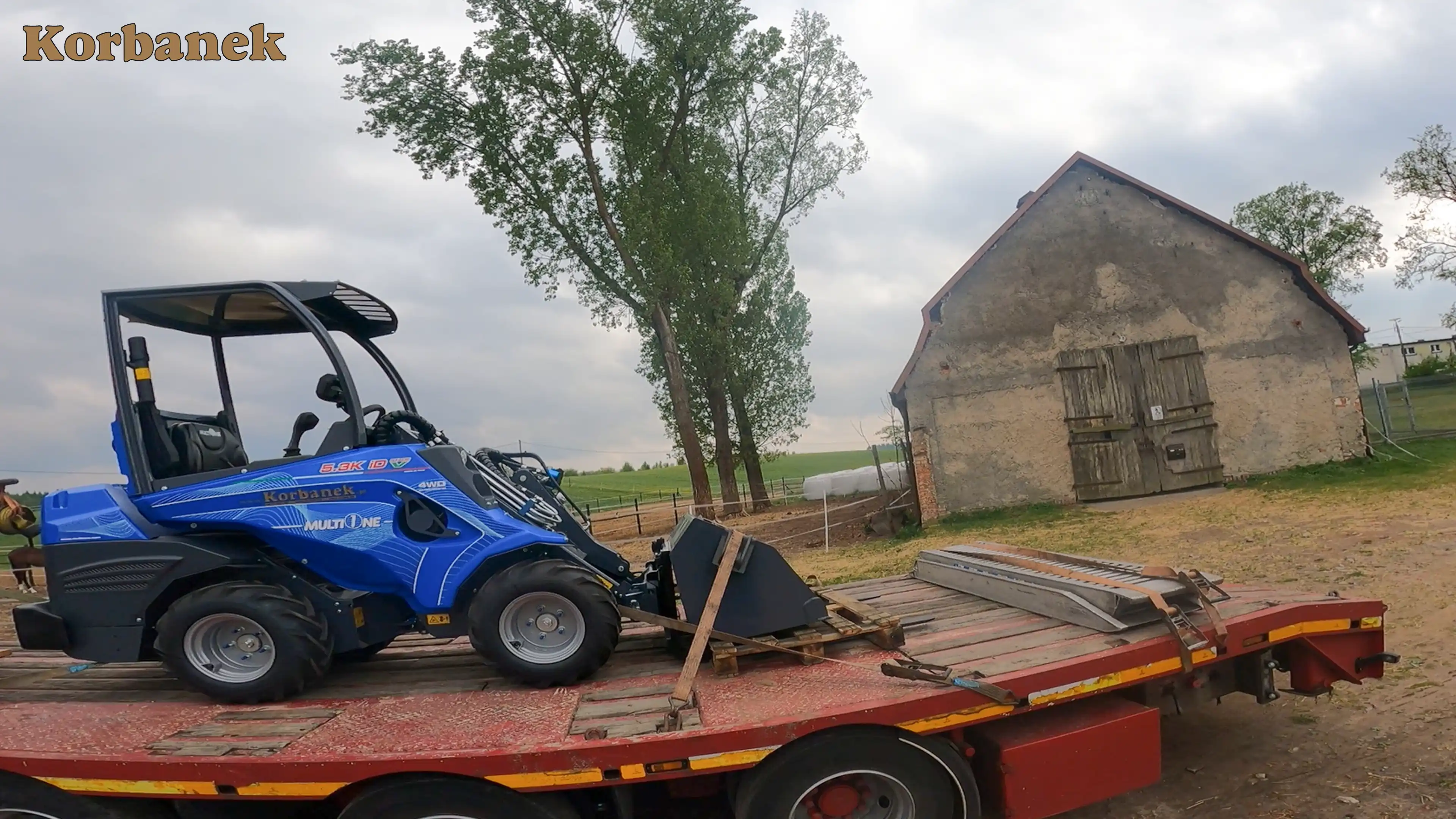 MultiOne to najlepsza na rynku przegubowa mini ładowarka, dostosowana do każdego rodzaju zadania.