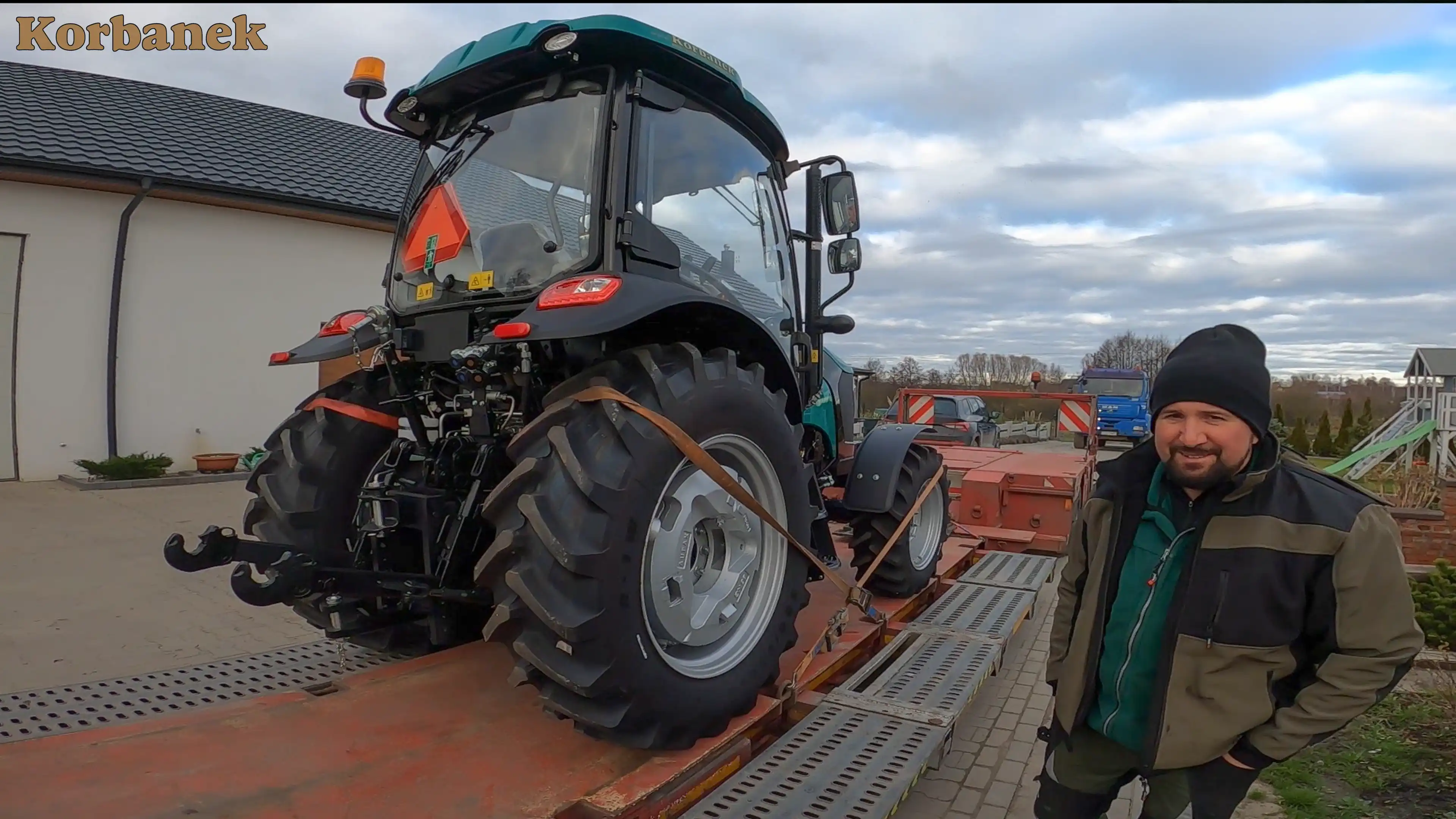 Ciągnik z Chin już nie kojarzy się ze słąbą jakością, maszyny rolnicze z Azji mają równie wysoką jakośc, jak te z Europy, różni je tylko cena