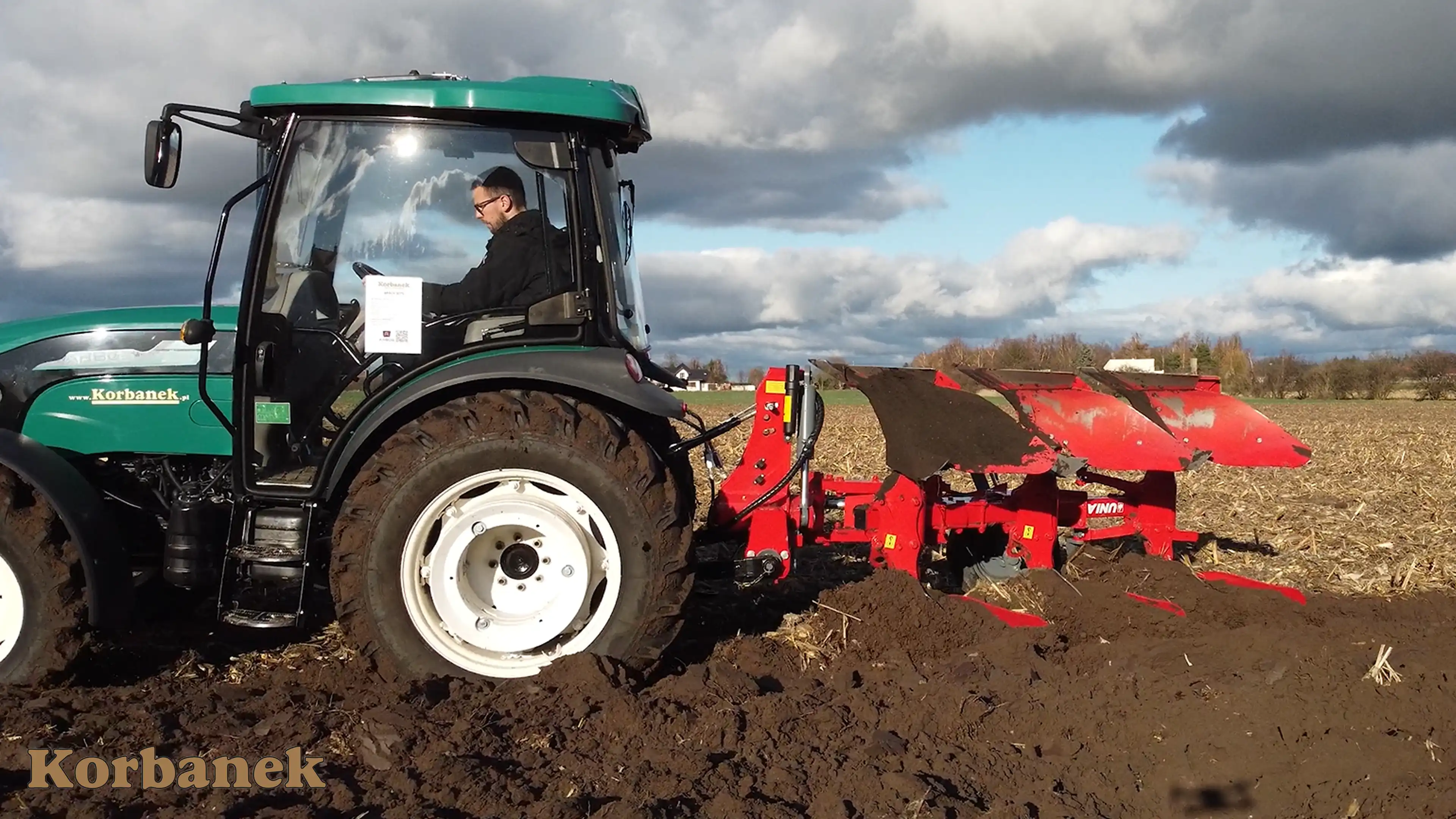 W 1882 powstał pierwszy pług Unii. Po ponad 100 latach produkcji i udoskonalania pługów, można śmiało powiedzieć że niewielu producentów może się szczycić tak dopracowanymi i przetestowanymi konstrukcjami. 