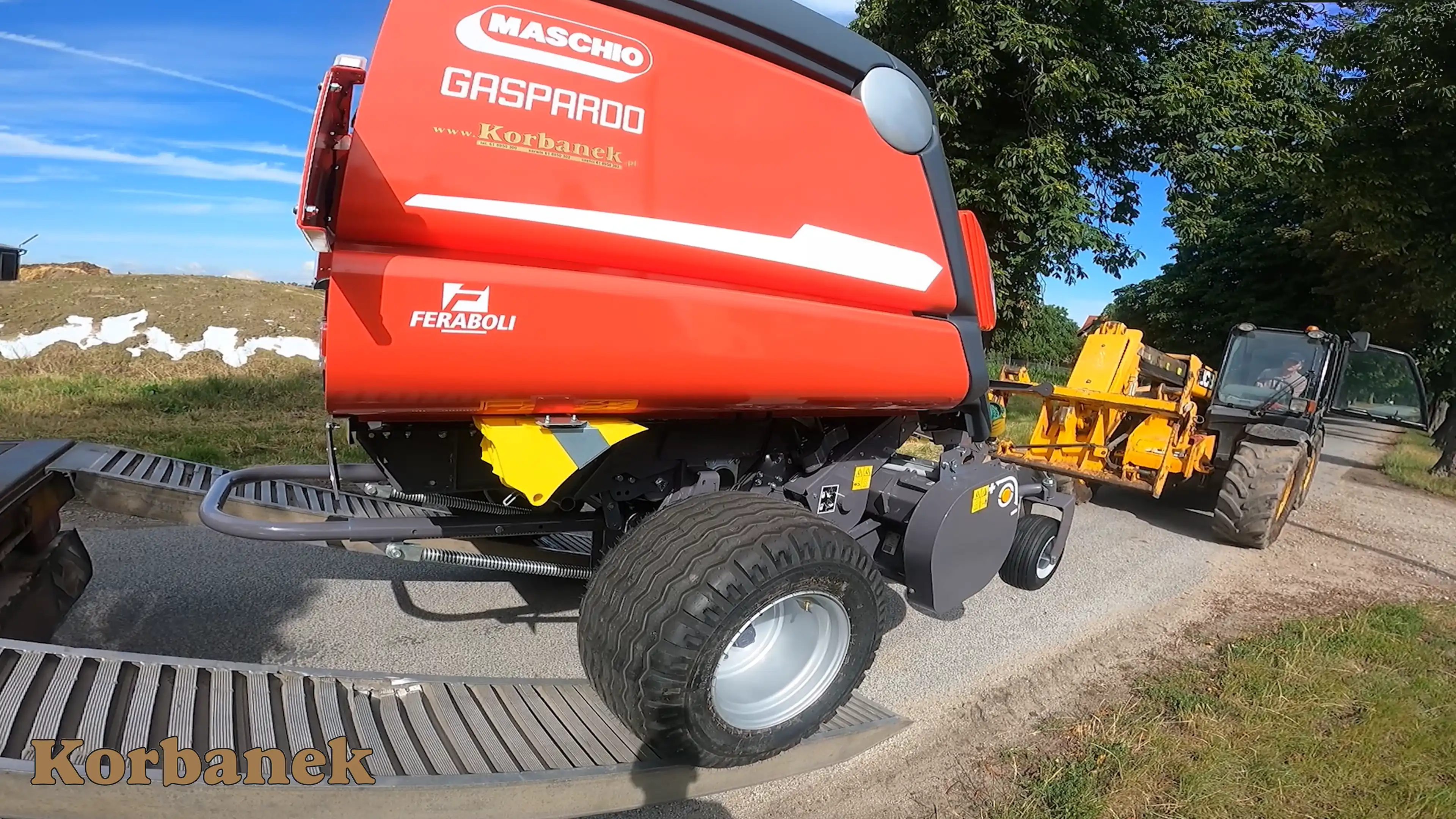 Prasa Maschio Extreme 165 HTC to uniwersalna maszyna pozwalająca uzyskać bele o różnej średnicy i gęstości, zapewniając przy tym idealną równowagę pomiędzy wysoką wydajnością i niezrównaną łatwością użytkowania