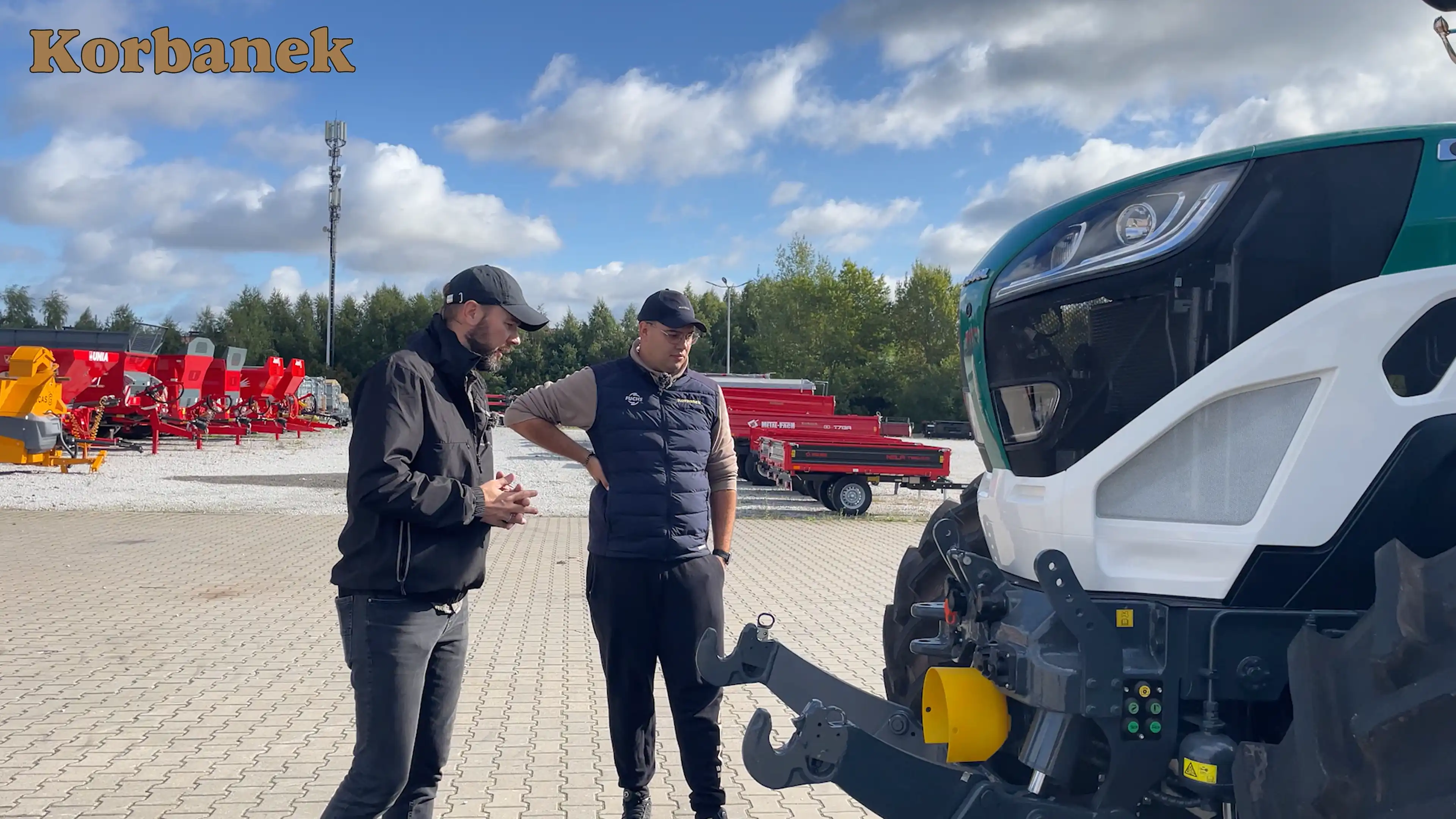 Ciągnik o mocy ponad 200 KM jest uzupełnieniem gamy produktów Aupax, które sprzedaje firma Korbanek