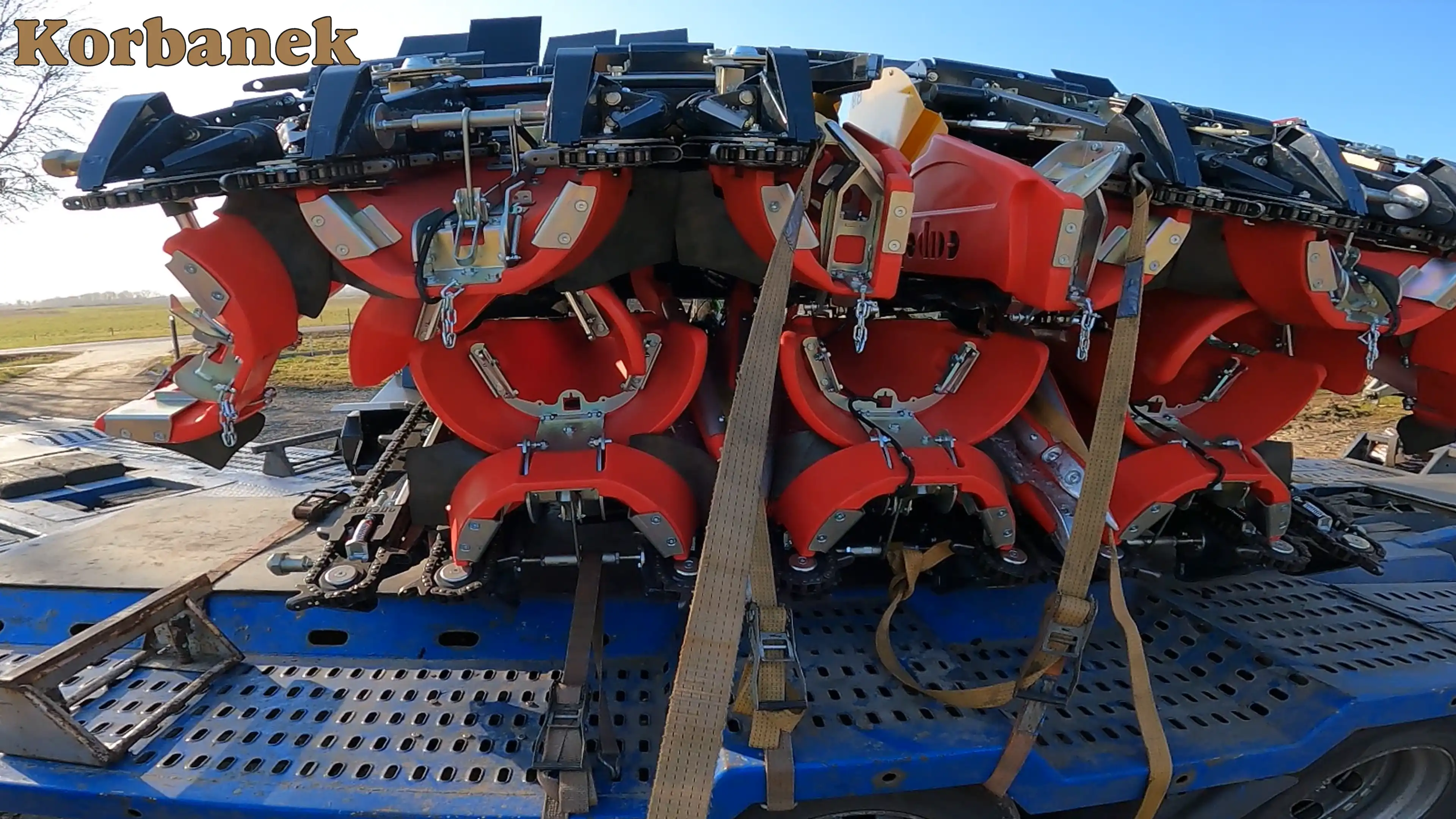 Capello to marka ceniona przez rolników na całym świecie. Od 50 lat projektują i produkują maszyny do zbioru zbóż.