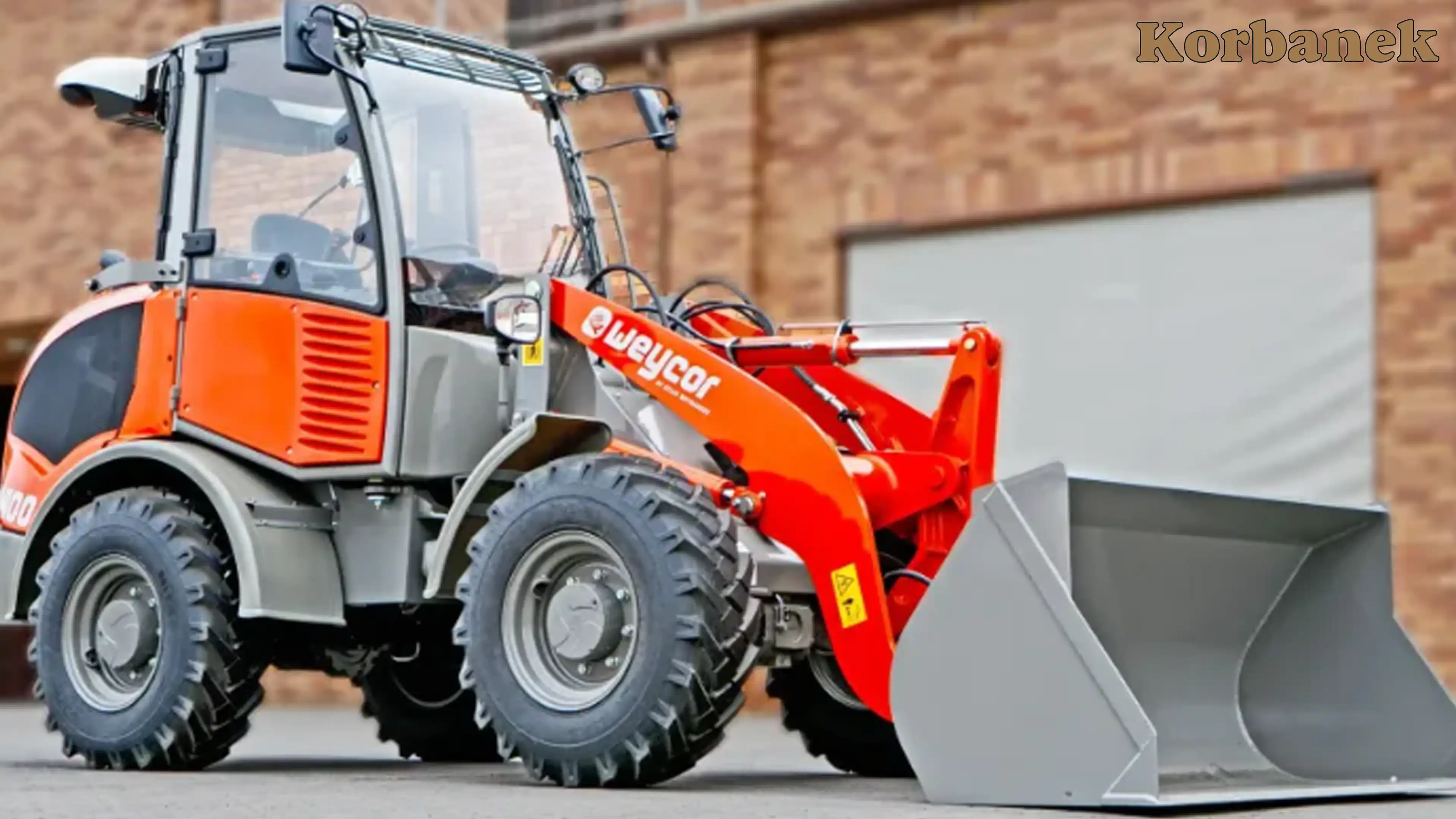 Ładowarki przegubowe ATLAS Weycor modele z serii 300, najmniejsze maszyny w ofercie niemieckiego producenta, waga robocza od 2500 do 3500 kilogramów oraz niewielkie wymiary sprawiają, że są to niezwykle wszechstronne maszyny