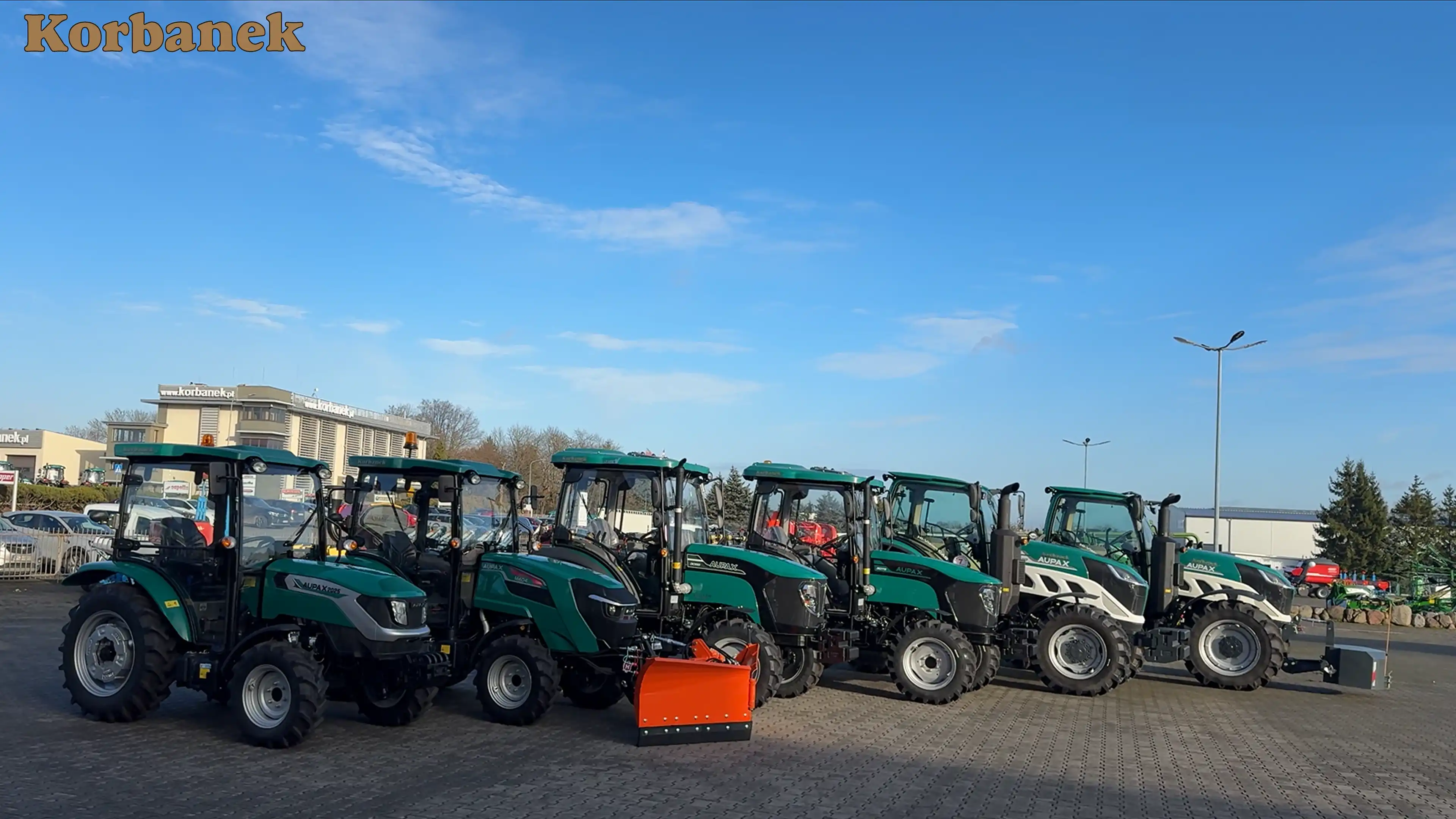 Gama ciągników Aupax szybko się powiększa  - dochodzą ciągniki większych mocy, ale również specjalistyczne -np sadownicze
